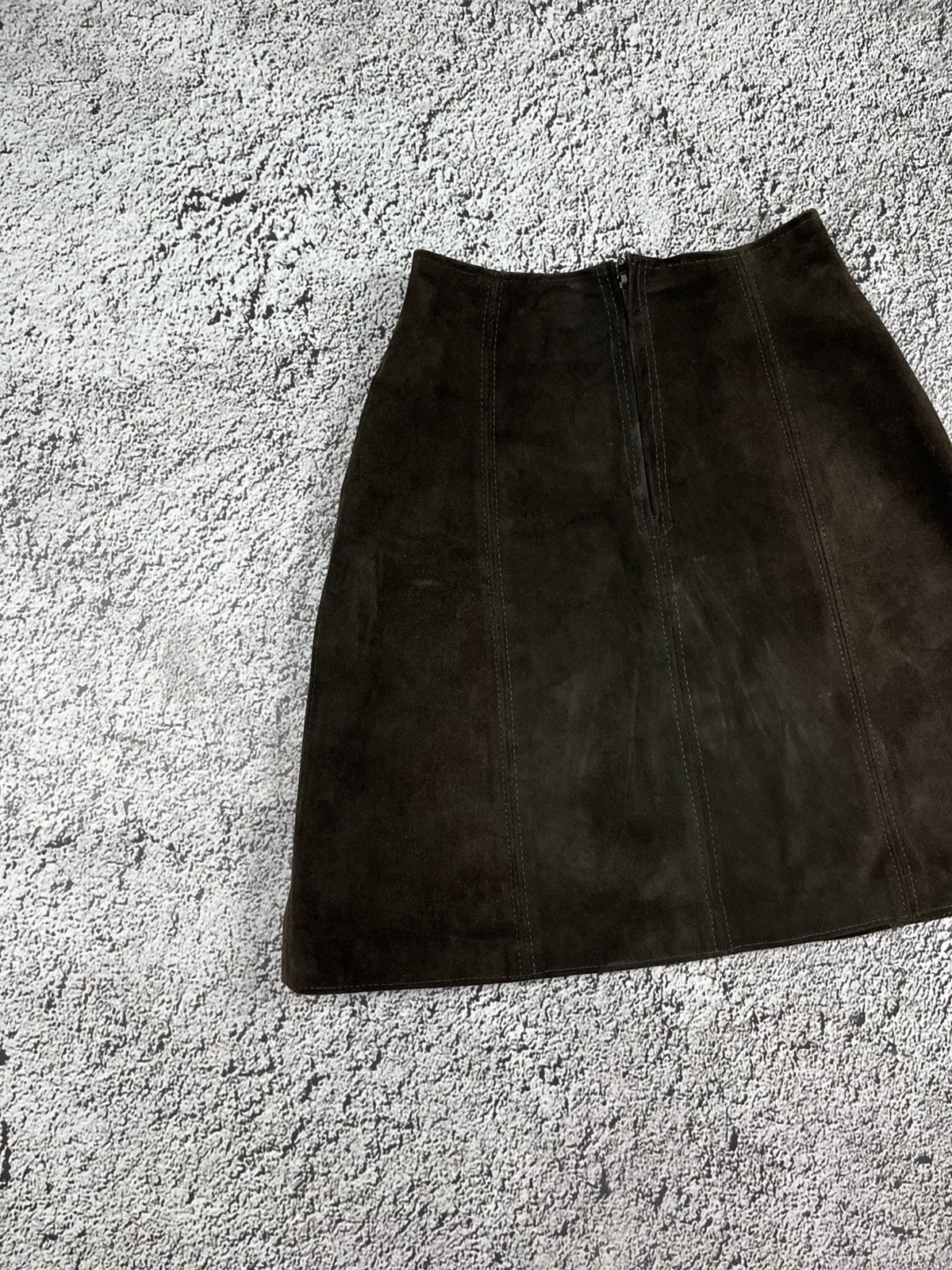 Vintage Vintage 70s Leather Brown Suede Skirt Retro AvantGarde Size 25" / US 0 / IT 36 - 2 Thumbnail