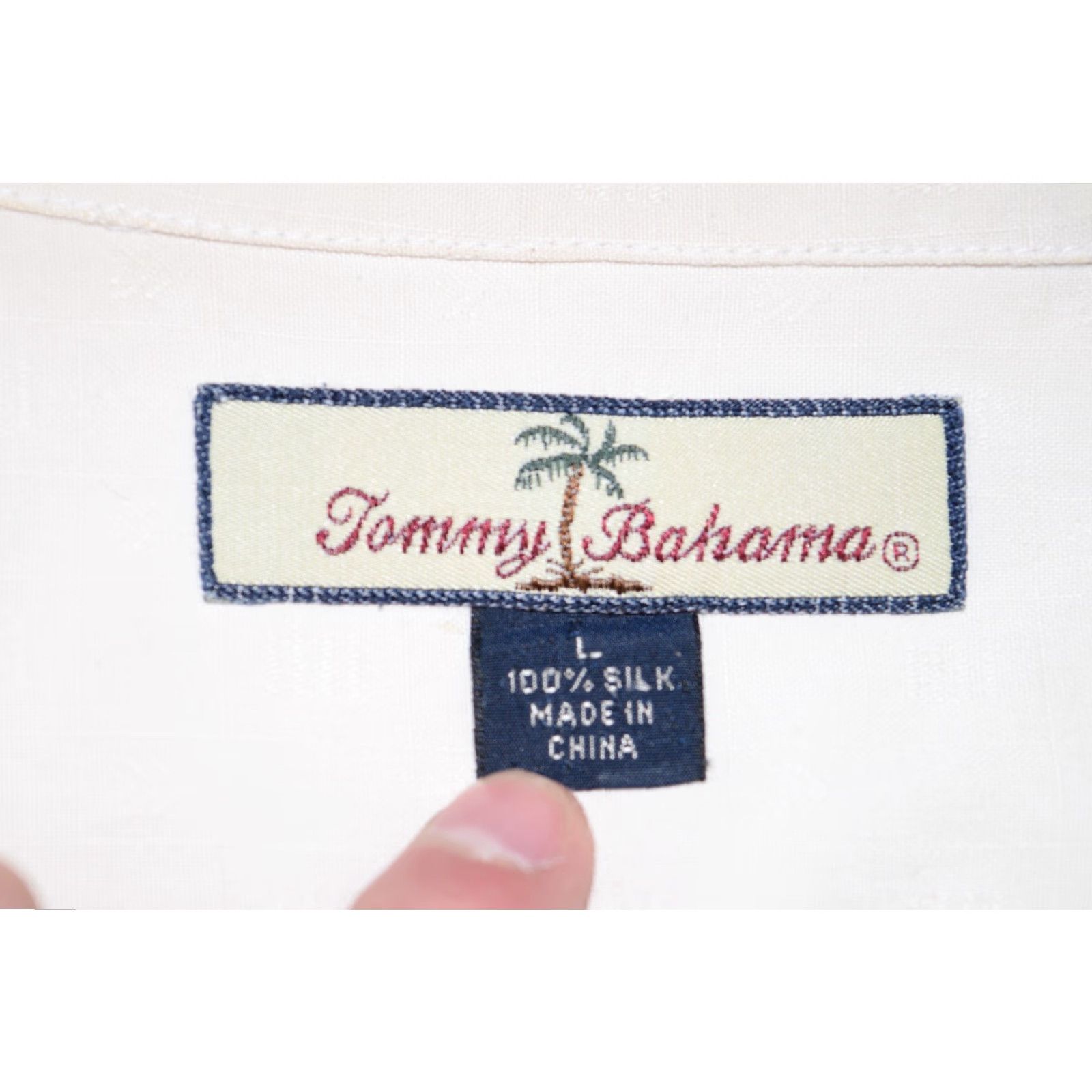 Tommy Bahama VINTAGE Tommy Bahama Mens Golf Camp Shirt 100% Silk Short Sleeve Button-Up Ivory L Embroidered Aloha Size US L / EU 52-54 / 3 - 5 Thumbnail