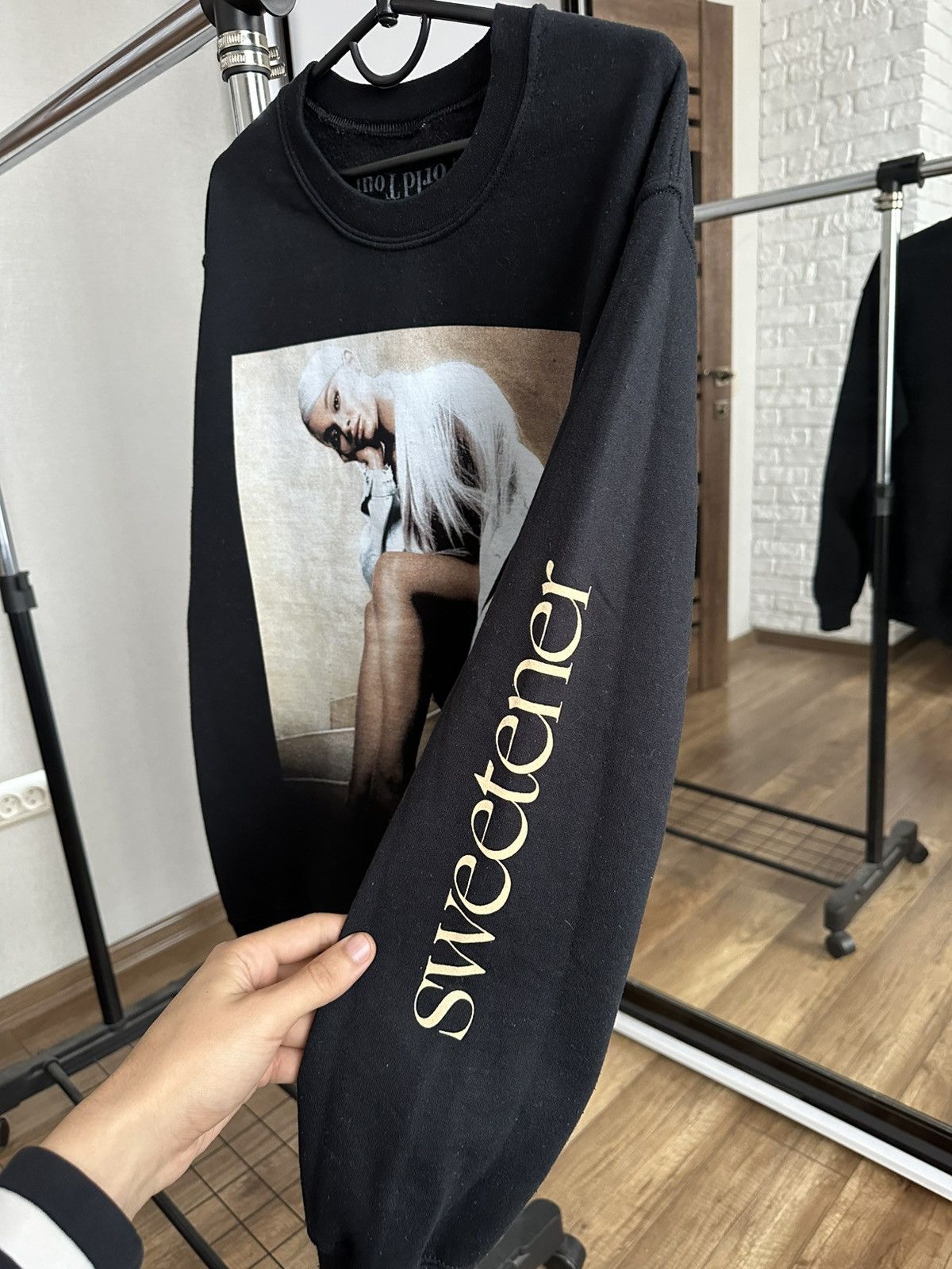Other 2019 Ariana Grande Sweetener Sweatshirt Crewneck Band Tour Size US S / EU 44-46 / 1 - 8 Thumbnail
