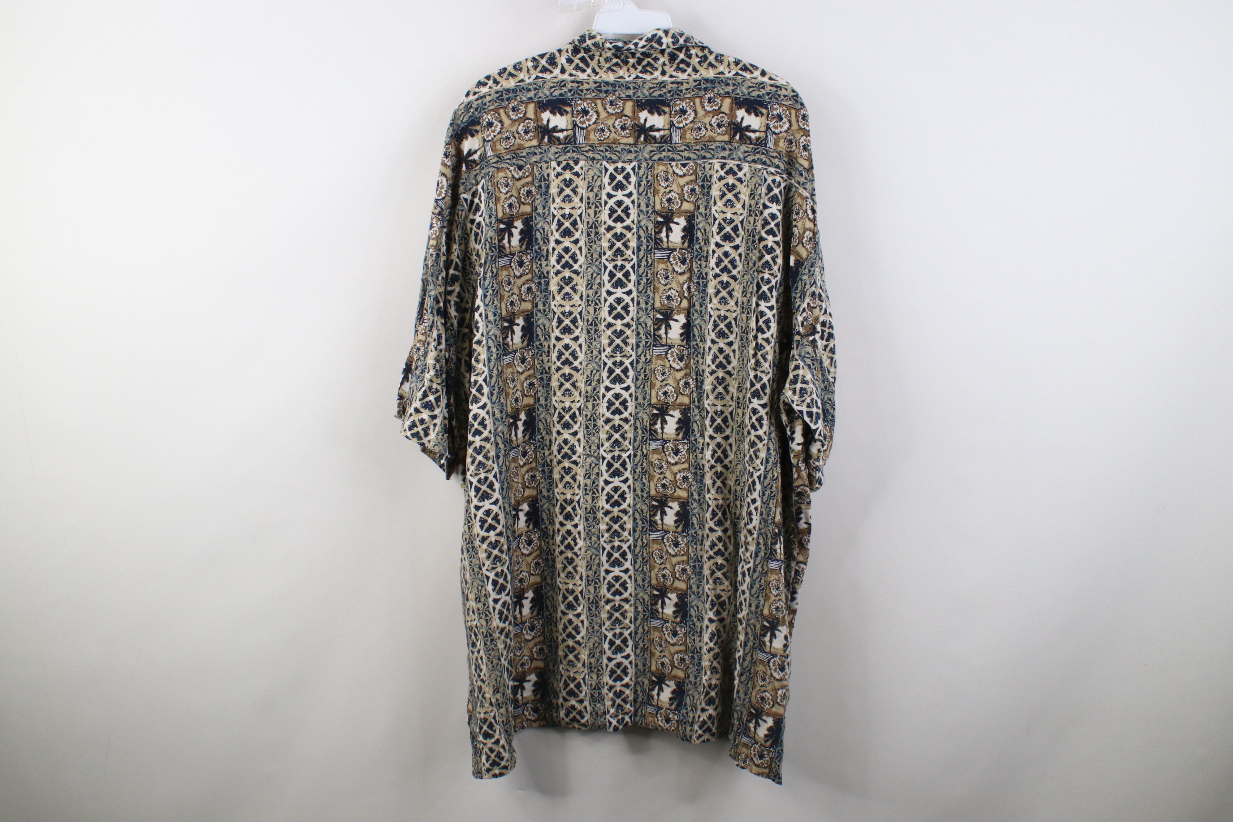 Vintage Vintage 90s Streetwear Flower Short Sleeve Button Shirt Size US XL / EU 56 / 4 - 8 Thumbnail