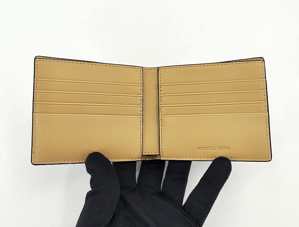 Michael Kors MICHAEL KORS MK brown bi-fold wallet like new Size ONE SIZE - 2 Thumbnail