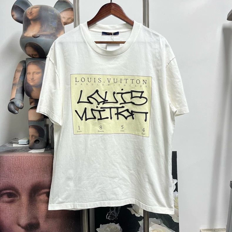 Louis Vuitton Louis Vuitton Patch short sleeve 2504-Nextarrow Size US XXL / EU 58 / 5 - 1 Thumbnail
