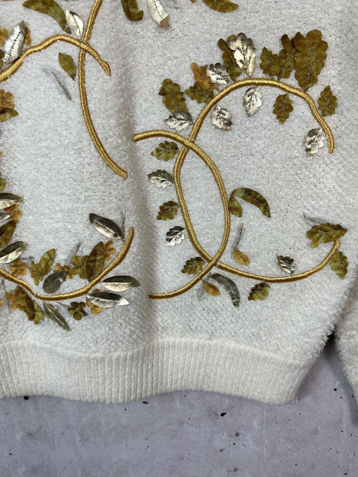 Other Vintage Chanel Viscose Decorated Leaves Long Sleeve Sweater Size L / US 10 / IT 46 - 17 Thumbnail