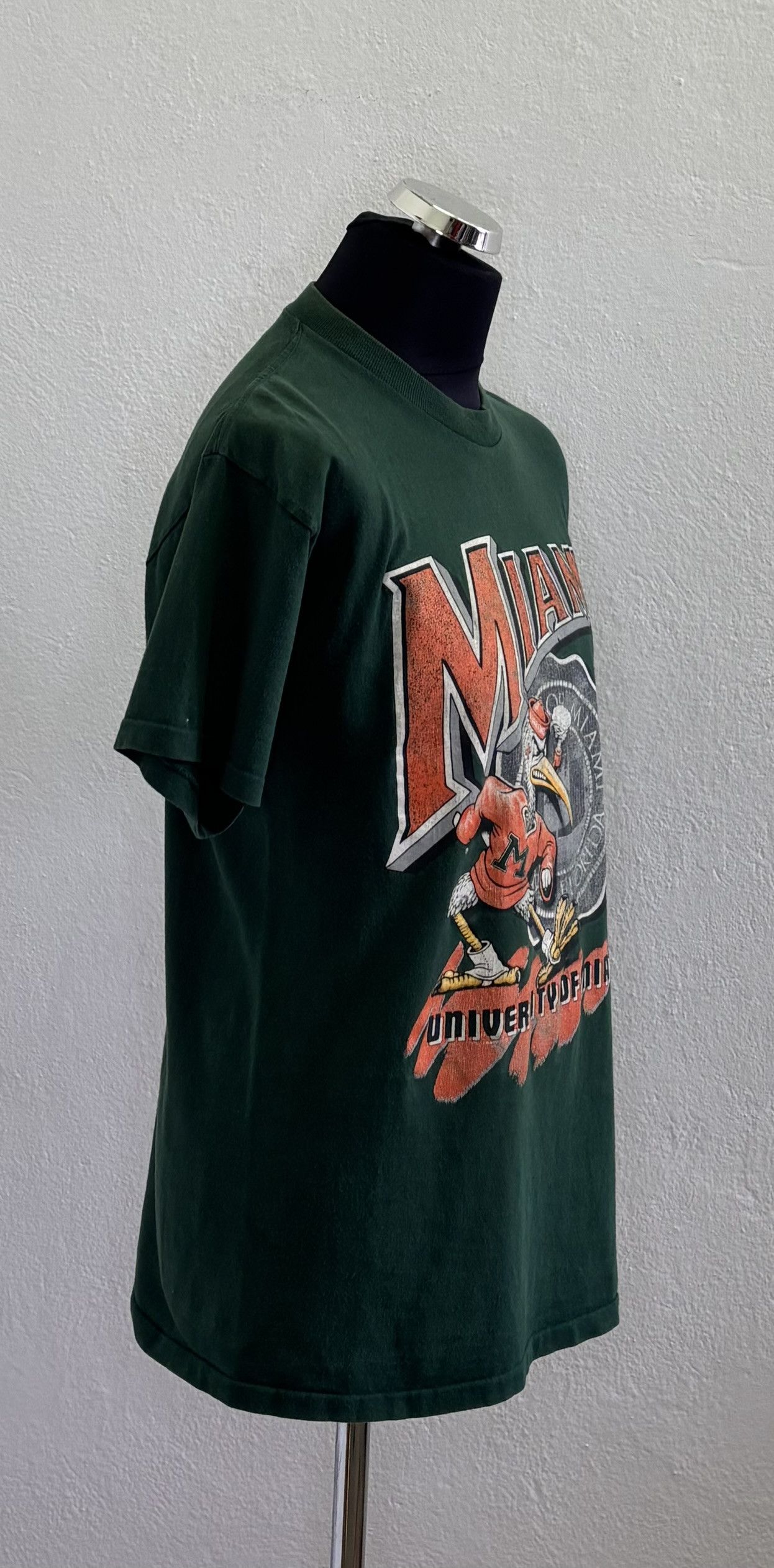 Vintage Miami Hurricanes Capitol Graphic T-Shirt vintage 90s size. L Size US L / EU 52-54 / 3 - 4 Thumbnail