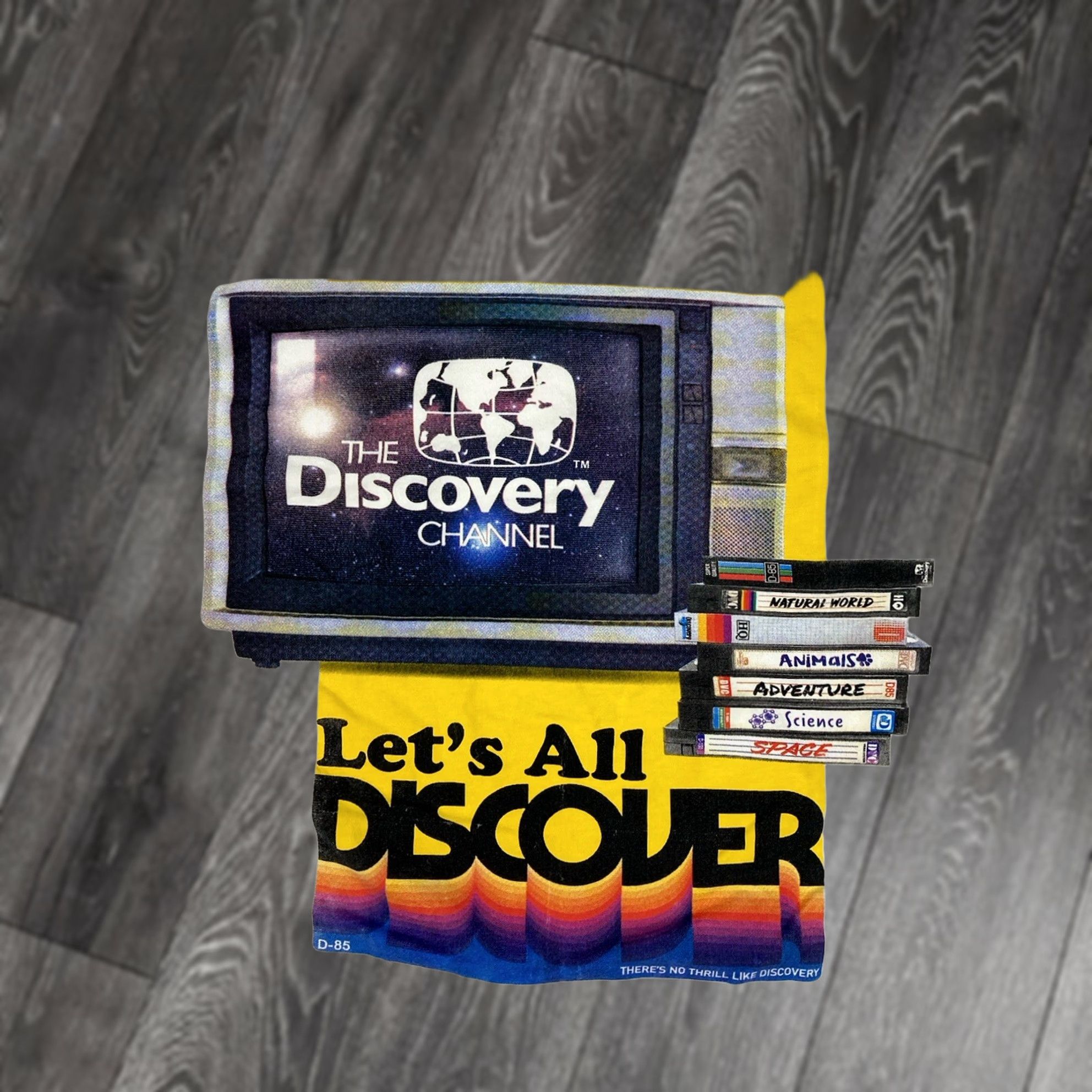 H&M VINTAGE H&M The Discovery Channel Graphic T-shirt Women XS White Short Sleeve Size XS / US 0-2 / IT 36-38 - 1 Thumbnail