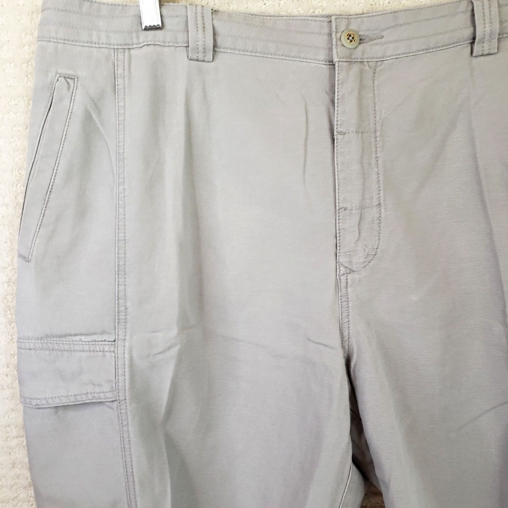 Tommy Bahama Tommy Bahama Cargo Shorts Mens 42 Gray Washed Relax Casual Beach | Cargo Pocket | Flat Front | 9in Inseam | Light Wash | Regular Size 42 Mens Size US 42 / EU 58 - 2 Thumbnail