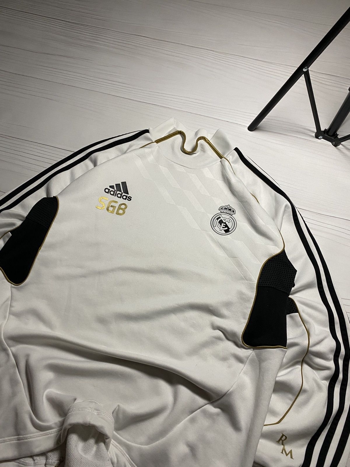 Adidas × Vintage Vintage Adidas Real Madrid 2011 training y2k sweatshirt Size US L / EU 52-54 / 3 - 7 Thumbnail