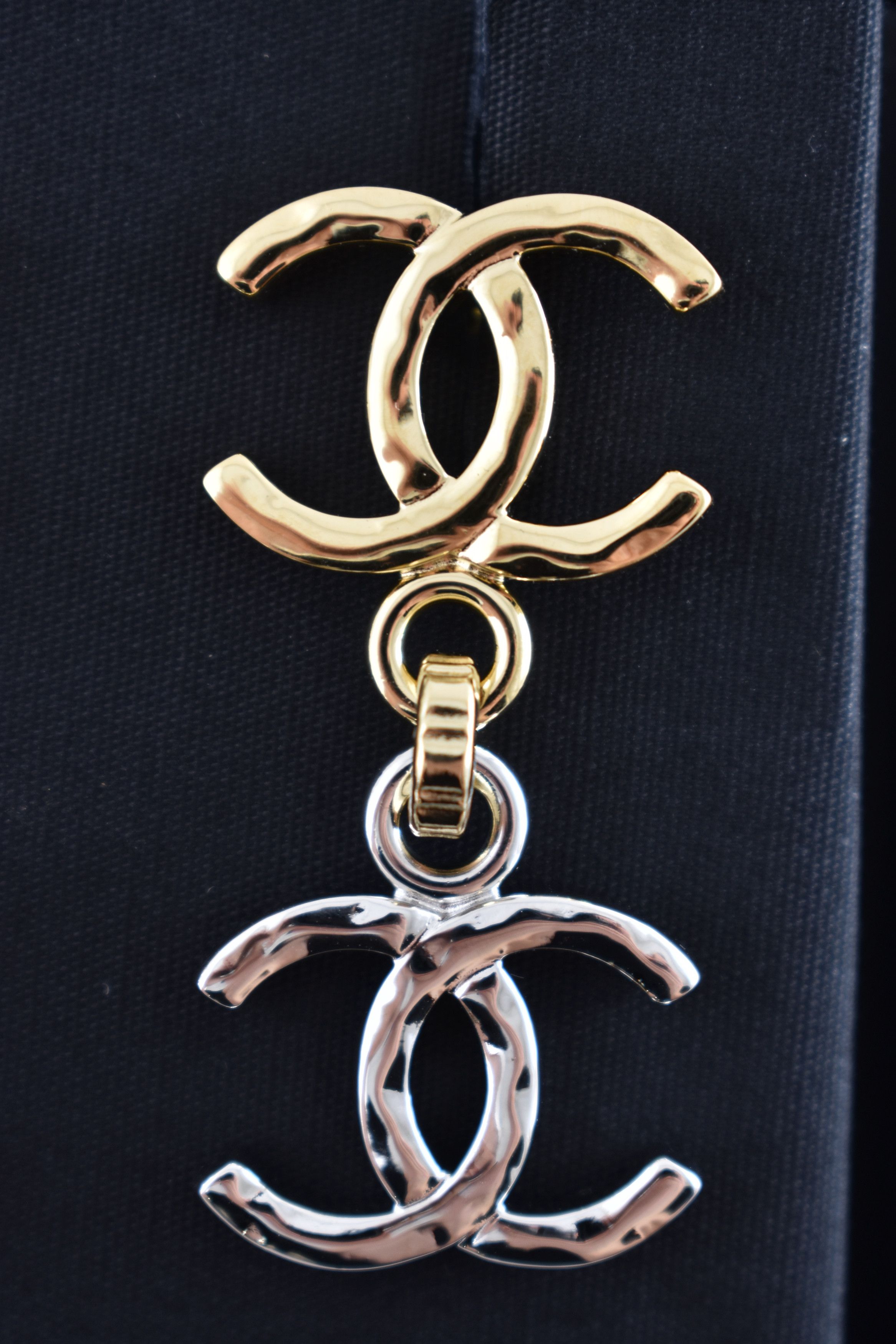 Chanel 26P Silver Mixed Metals XL CC Logo Dangle Drop Earrings Size ONE SIZE - 7 Thumbnail