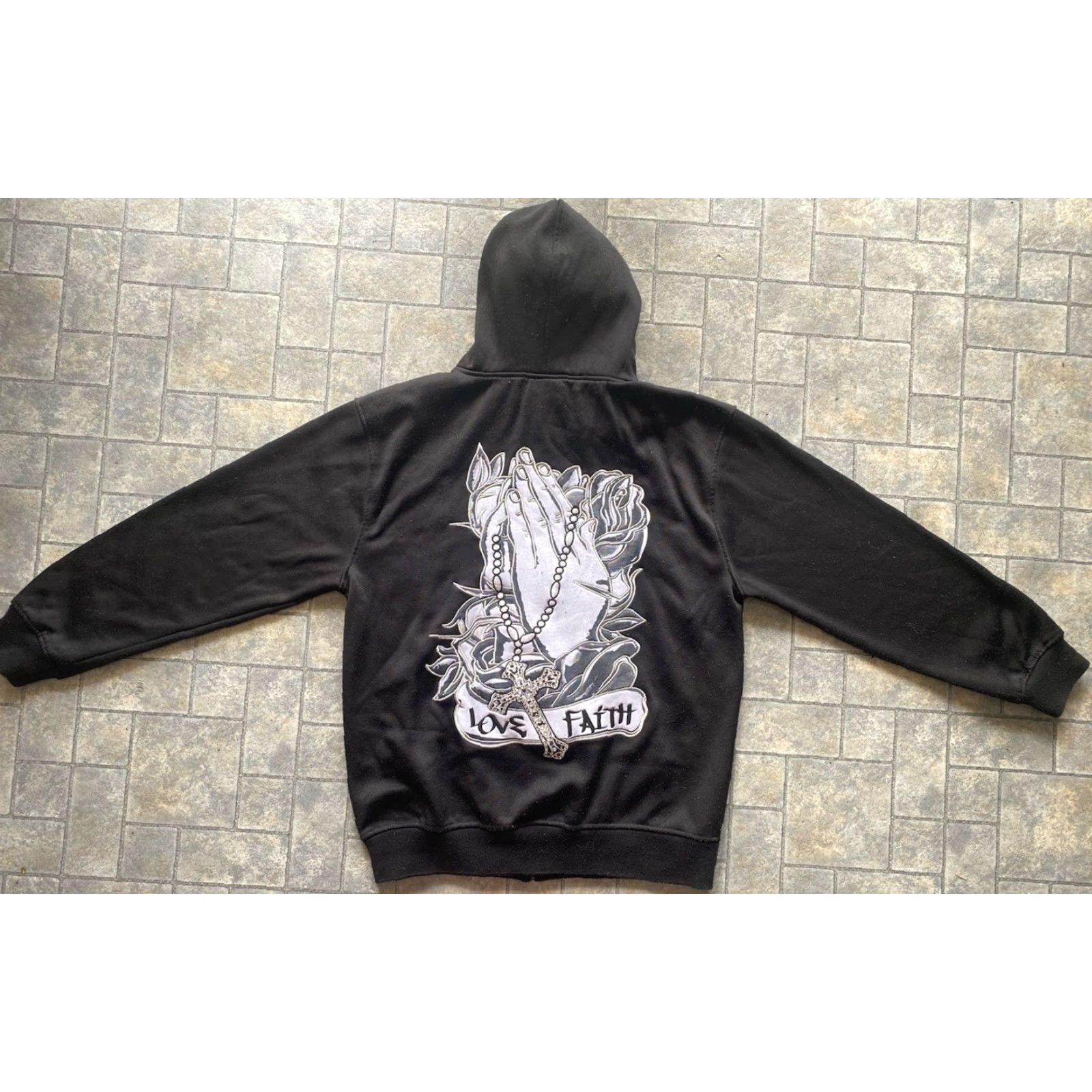 Vintage VINTAGE Victorious Urban Couture Hoodie Size L Black Men Zip Size US L / EU 52-54 / 3 - 4 Thumbnail