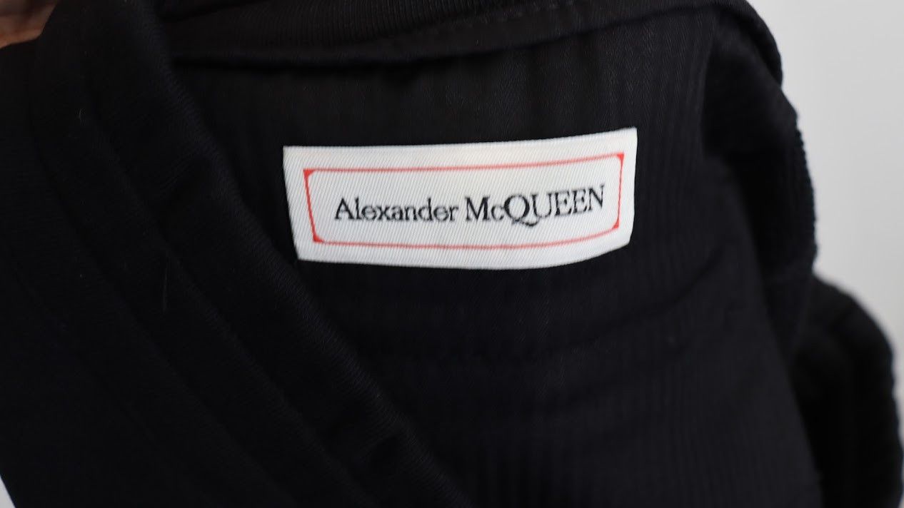 Alexander McQueen o1rshd1 A Embroidered Short in Black Size US 30 / EU 46 - 9 Thumbnail
