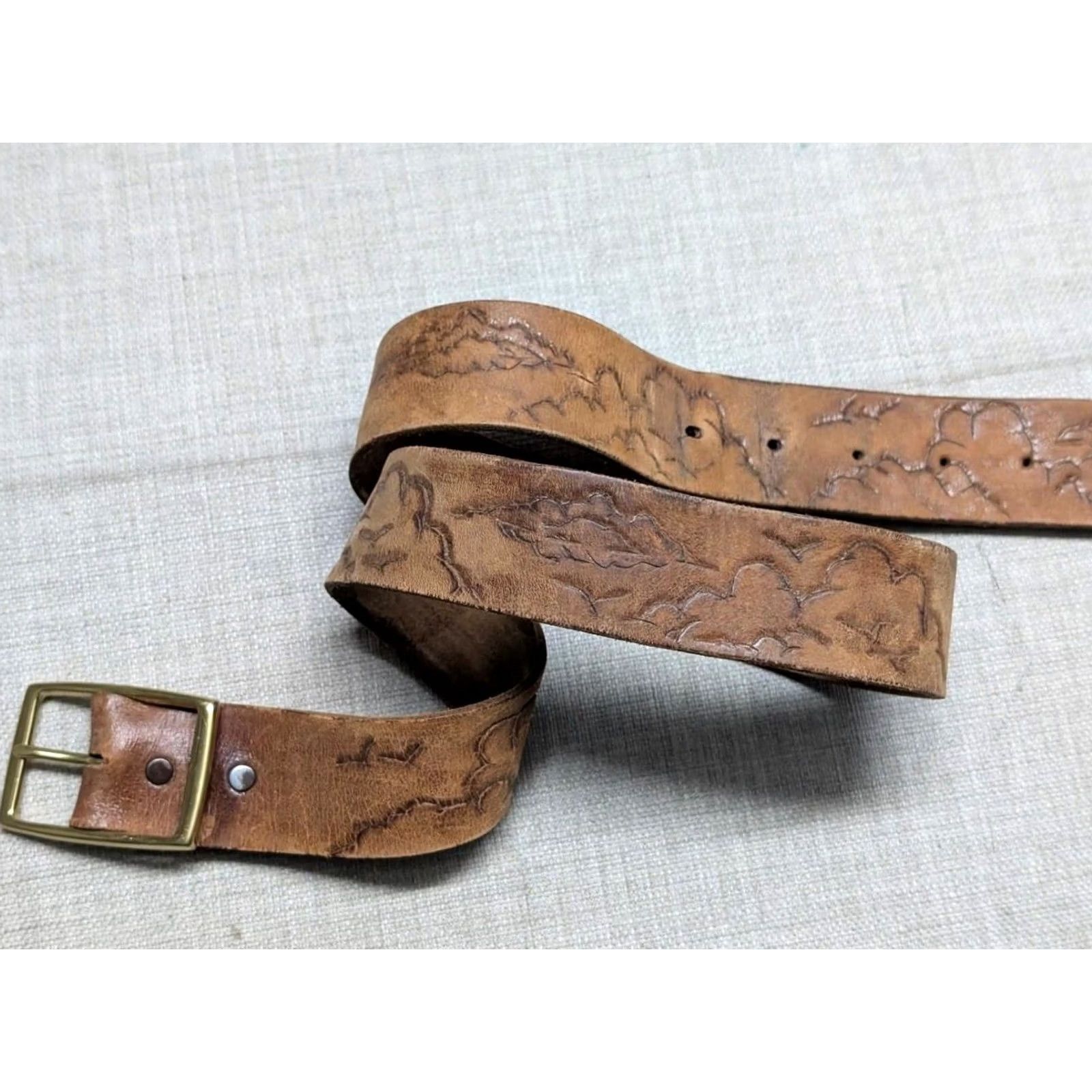 Vintage VINTAGE handcrafted western belt belt 36 brown leather cowhide Mens 36 belt Western Buckle 1970s Birds Clouds Sky Size 36 - 4 Thumbnail