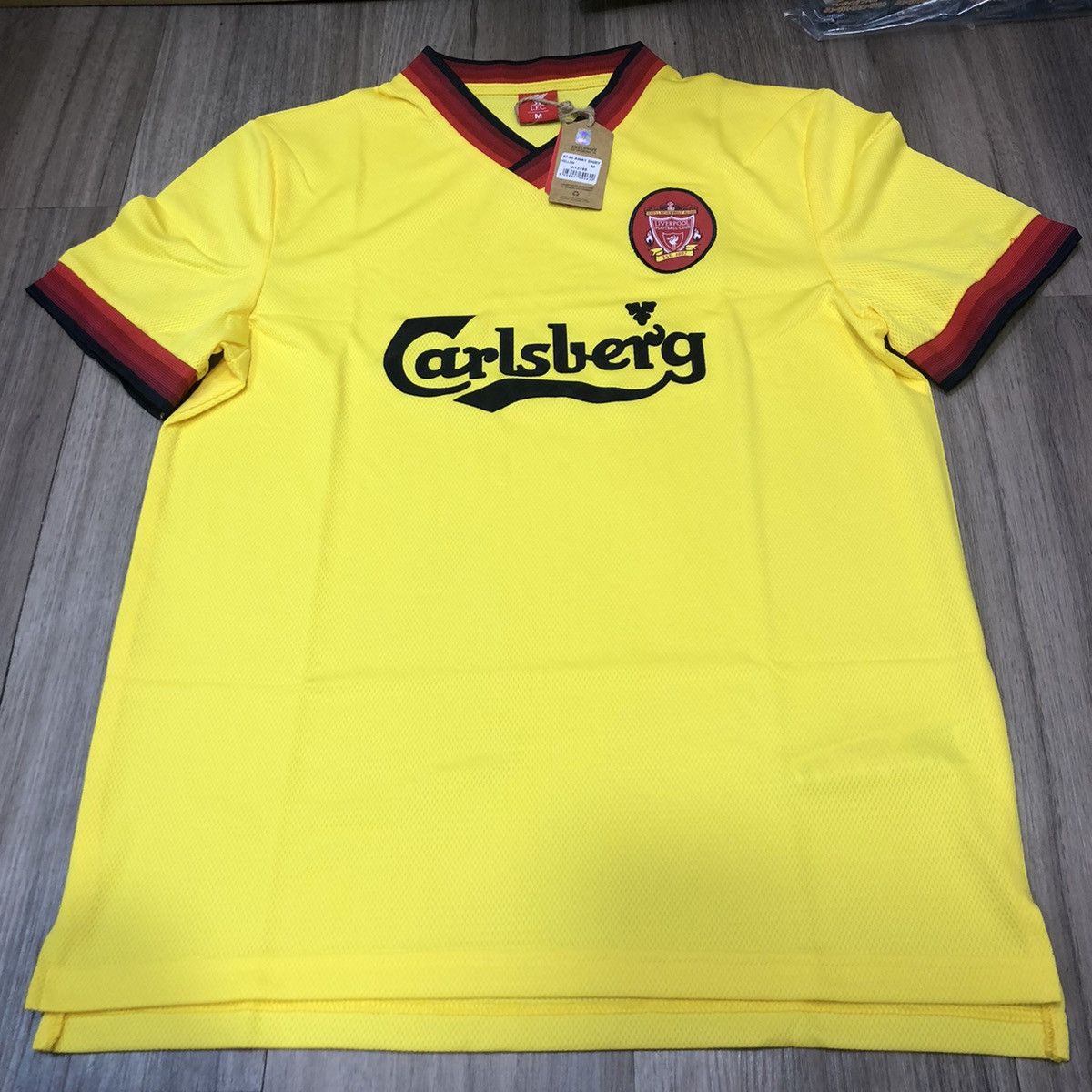 Vintage Liverpool 97/98 retro away shirt (Bnwt) Size US M / EU 48-50 / 2 - 1 Thumbnail