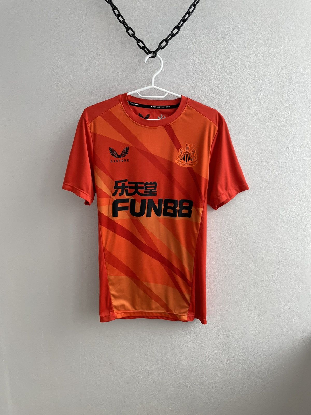 Castore Newcastle United 2021 2022 Pre Match Football Shirt Jersey Size US S / EU 44-46 / 1 - 1 Thumbnail