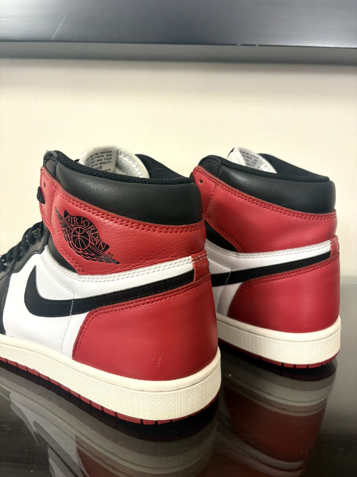 Jordan Brand Jordan 1 Retro High OG Black Toe 2016 Sz 10 Nike Air Size US 10 / EU 43 - 10 Thumbnail
