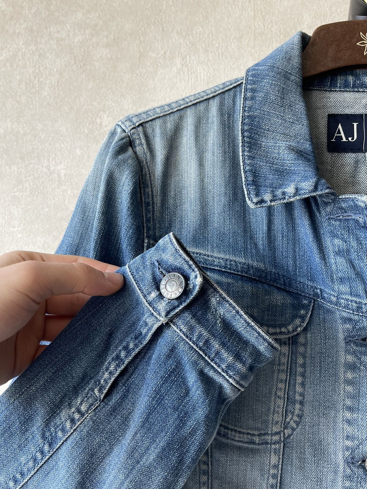 Armani Vintage Armani Jeans Pocket Distressed Denim Jacket y2k Size M / US 6-8 / IT 42-44 - 4 Thumbnail