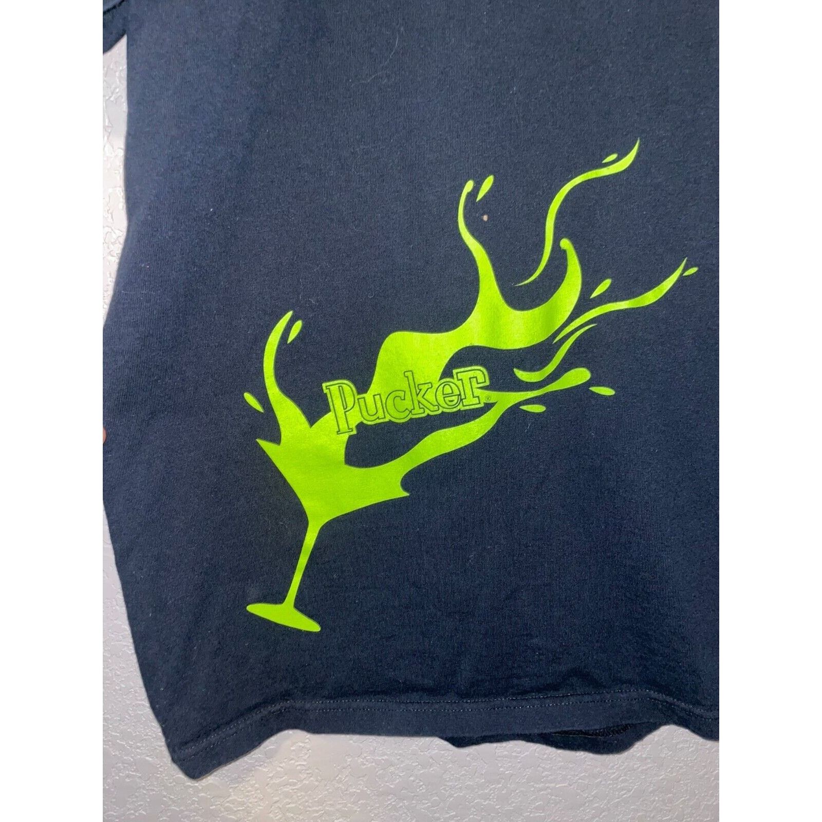 Fruit Of The Loom Puckers DeKuyper Shirt Bump It Up Drink Sour Apple Tee 2X Size US XXL / EU 58 / 5 - 2 Thumbnail