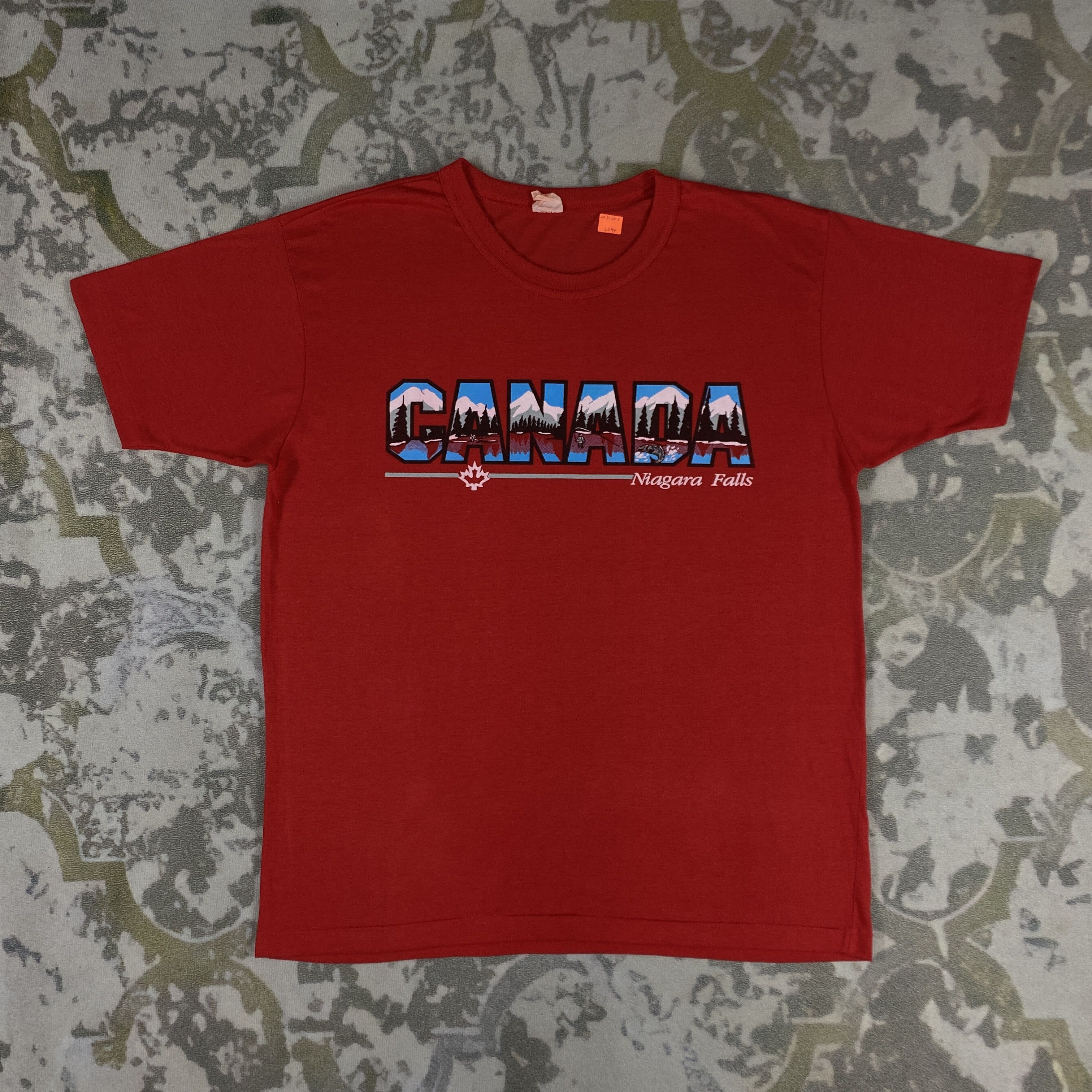 Vintage Vintage 1980s Canada Niagara Falls Large T-Shirt - L094 Size US L / EU 52-54 / 3 - 1 Thumbnail