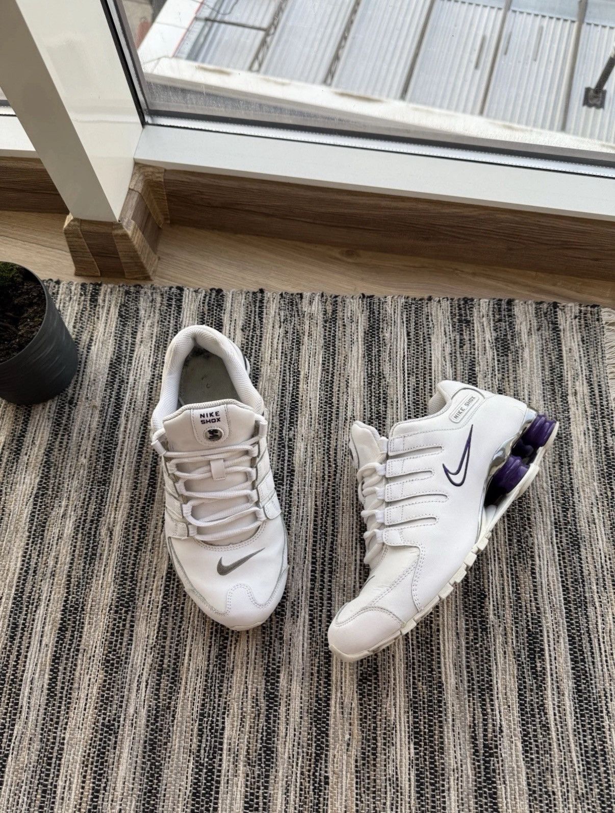 Nike VINTAGE NIKE SHOX SNEAKERS WHITE MENS Y2K DRILL 325200-108 Size US 9.5 / EU 42-43 - 1 Thumbnail