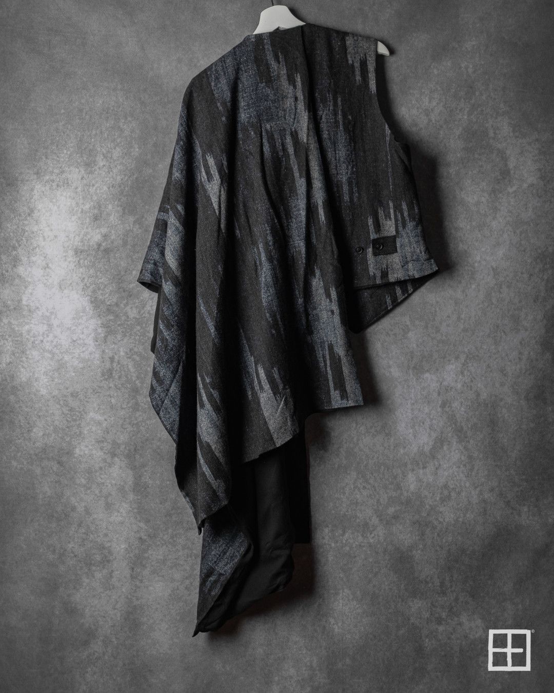 Yohji Yamamoto Yohji Yamamoto Pour Homme AW23 Runway Asymmetric Vest Size US M / EU 48-50 / 2 - 2 Thumbnail