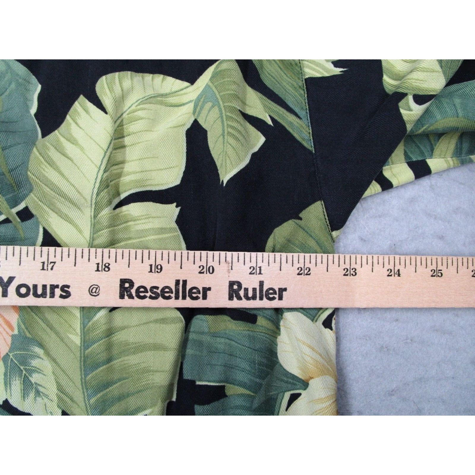 Tommy Bahama VINTAGE Tommy Bahama Shirt Mens XL Green Button-Up Silk Camp Hawaiian Size US XL / EU 56 / 4 - 6 Thumbnail