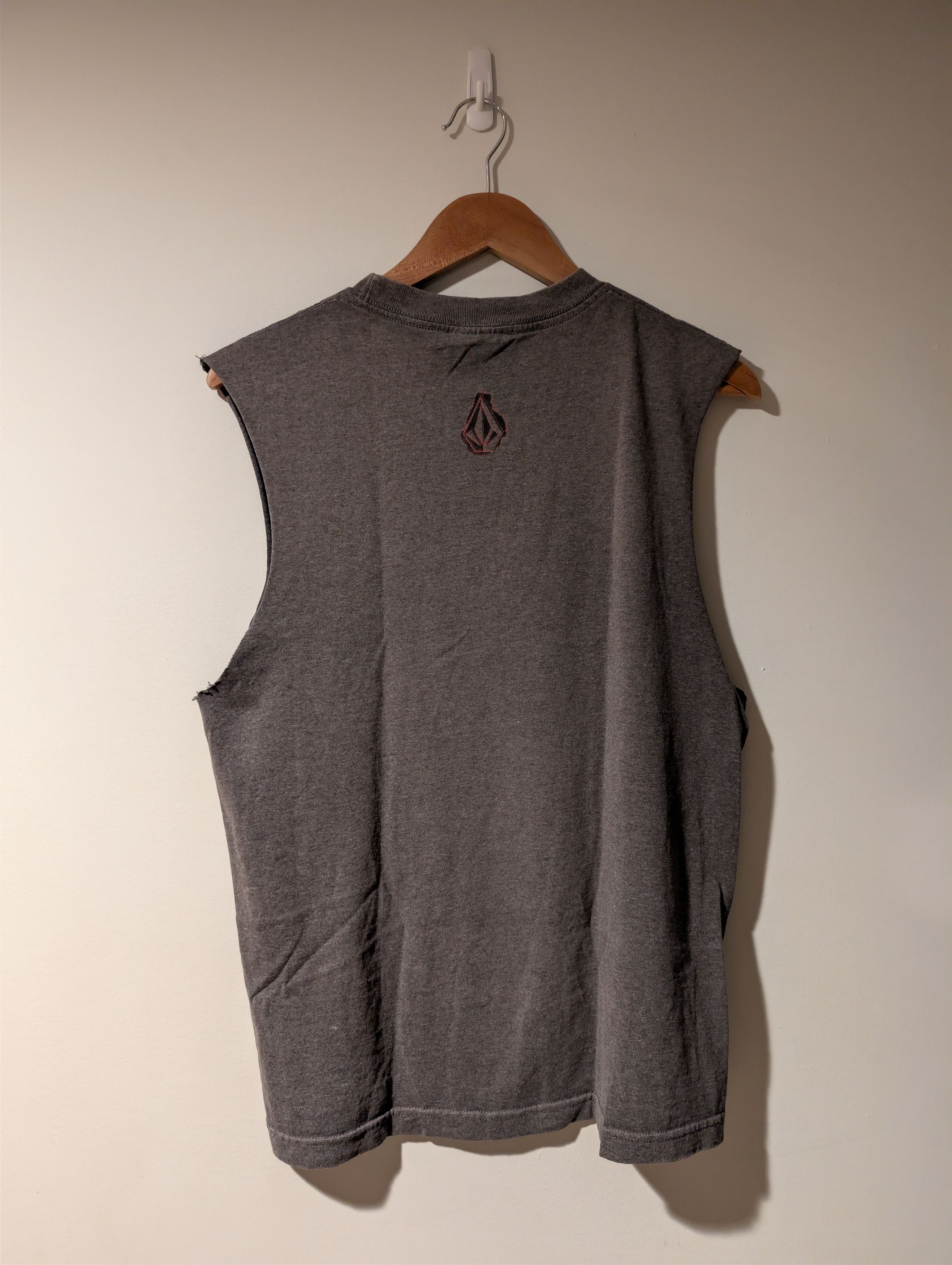 Volcom Vintage Y2K Volcom Center Logo Medium Sleeveless T-Shirt Size US M / EU 48-50 / 2 - 3 Thumbnail