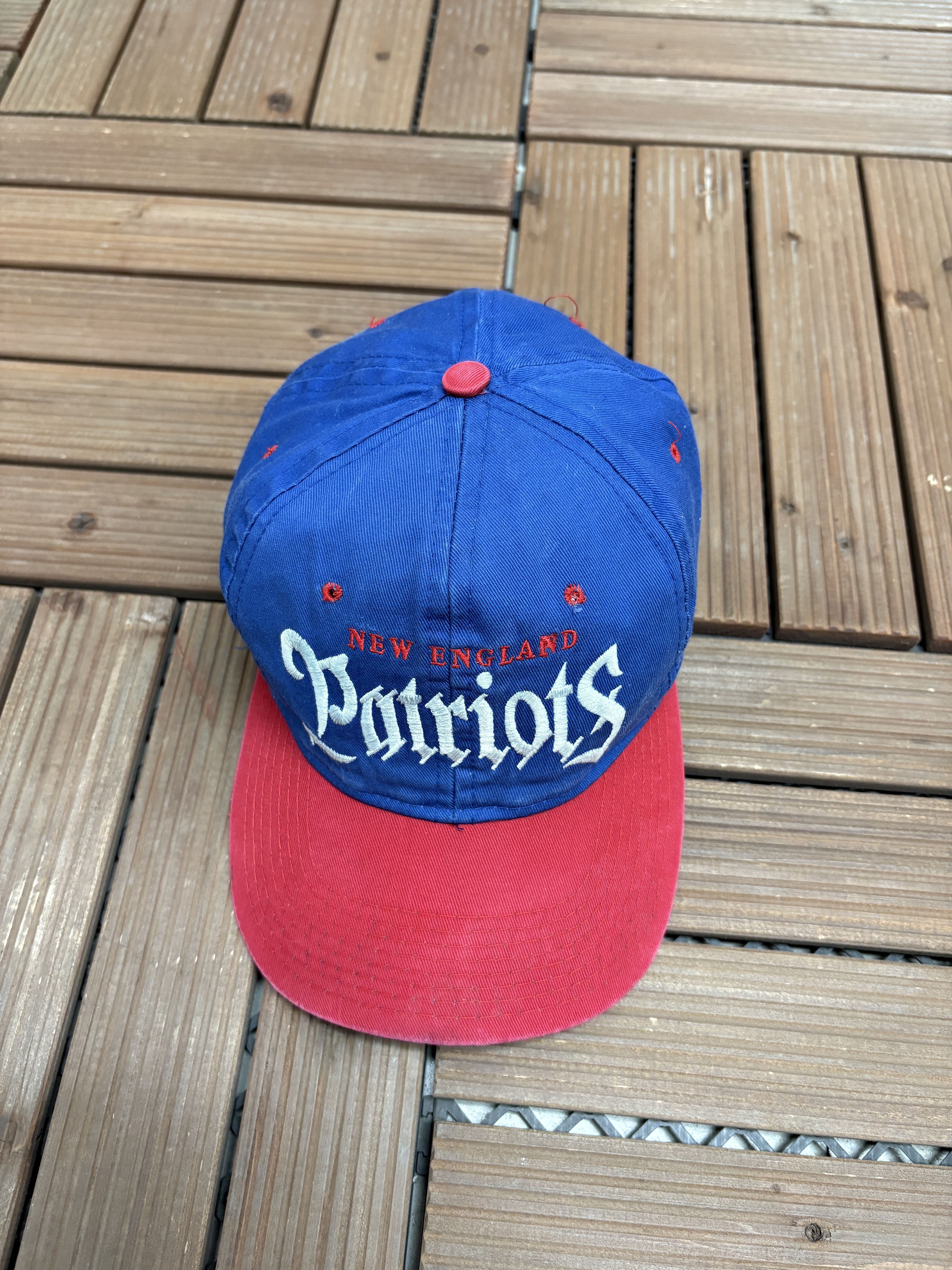Vintage New England Patriots Embroidered Vintage Blue Snap Back Hat Size ONE SIZE - 1 Thumbnail