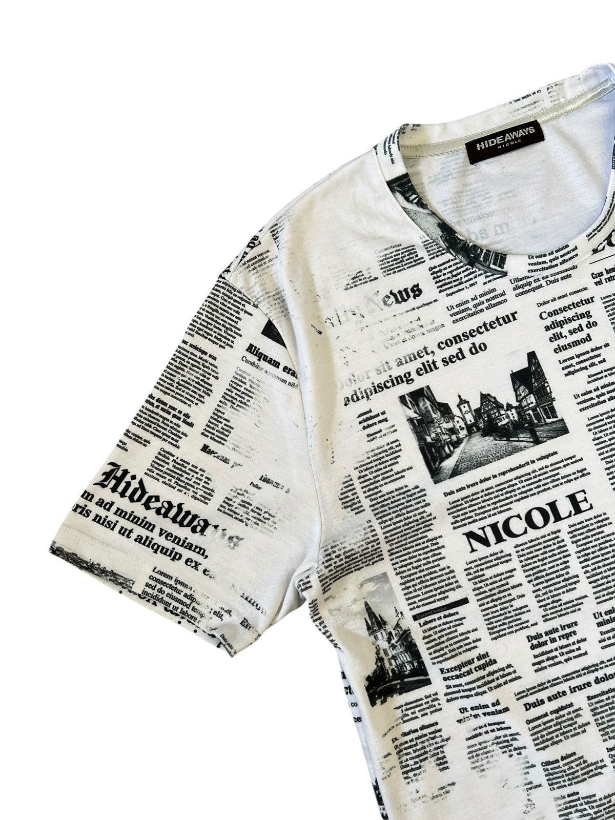 HIDEAWAYS × Japanese Brand × Nicole Club Hideaways Nicole Newspaper Print T-shirt Galliano Size US M / EU 48-50 / 2 - 3 Thumbnail