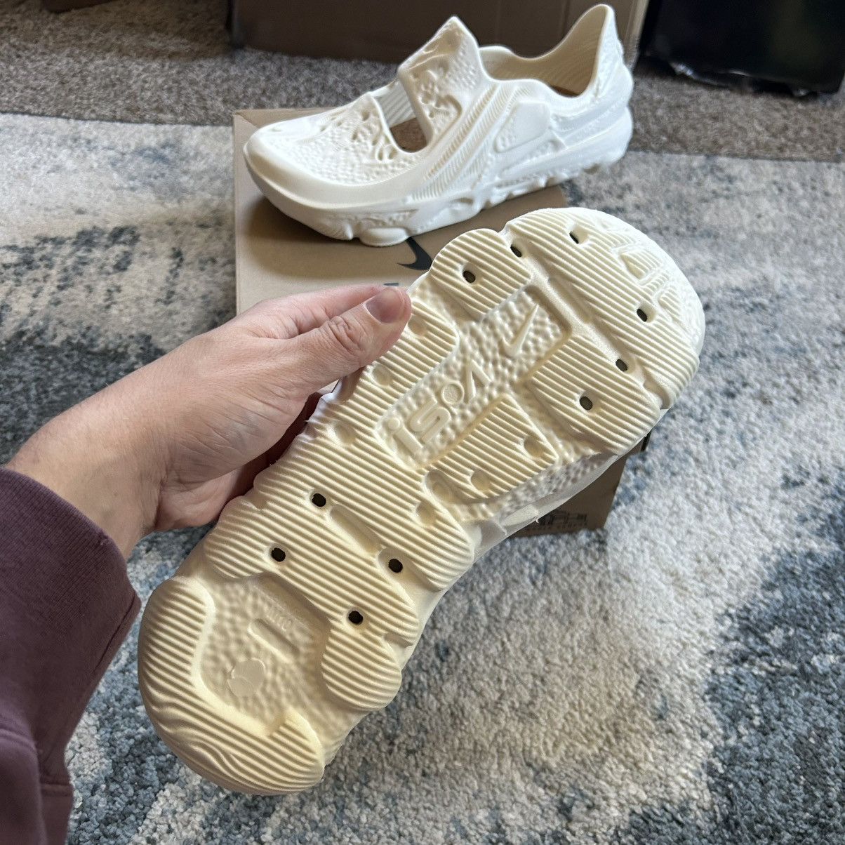 Nike DM0886-100 NiKE iSPA UNiVERSAL CLOG NATURAL WHiTE GORPCORE Size US 10 / EU 43 - 12 Thumbnail