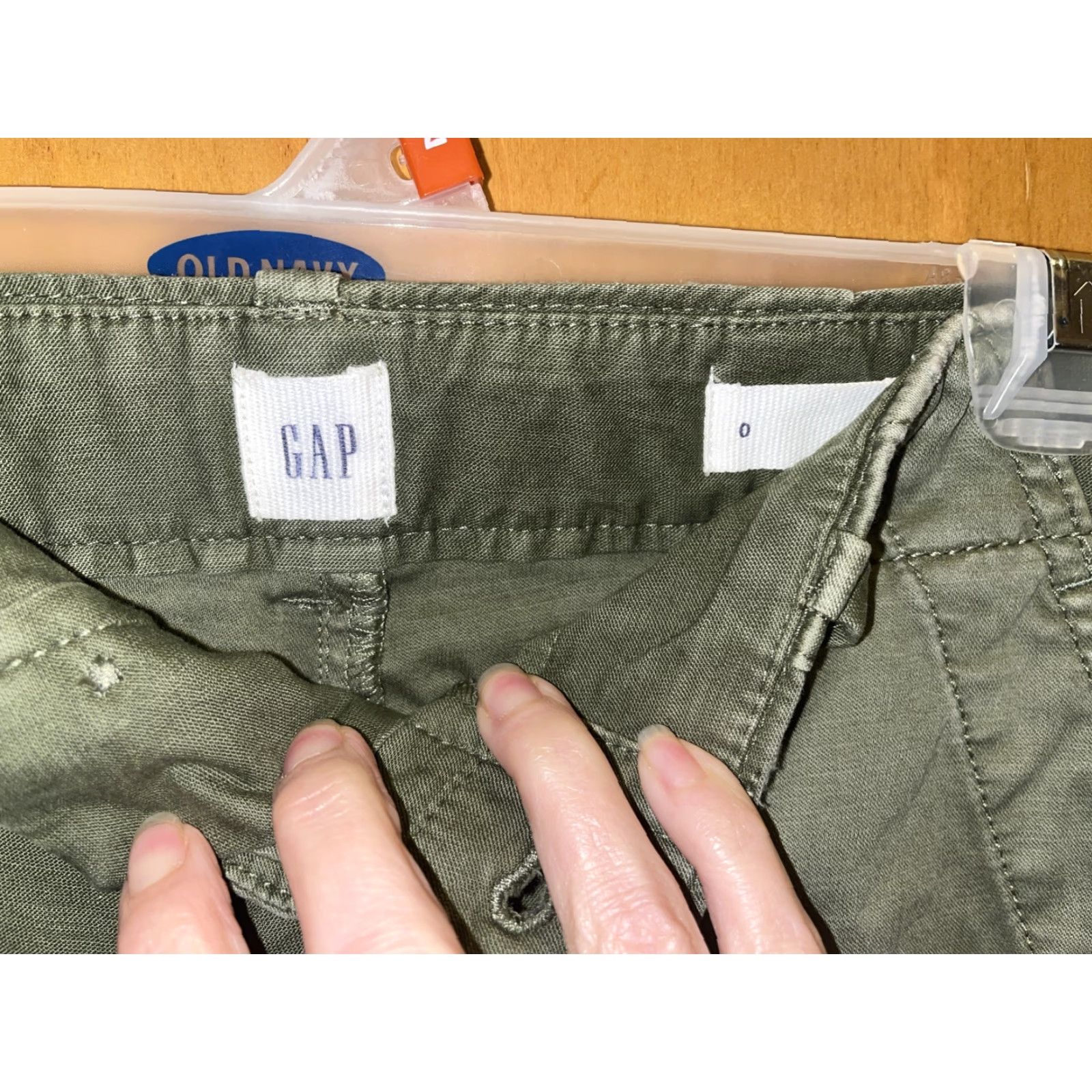 Gap VINTAGE GAP Women's Cropped Pants Adult Size 0 Green Canvas Mid Rise Casual Stretch 90s Streetwear Size 25" / US 0 / IT 36 - 8 Thumbnail