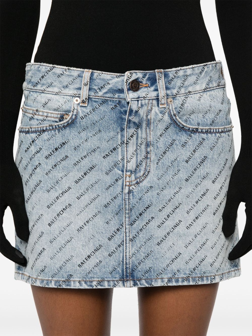 Balenciaga o1la1rc1a1025 Stencil Allover Low Waist Mini Skirt in Blue Size 27" / US 4 / IT 40 - 5 Thumbnail
