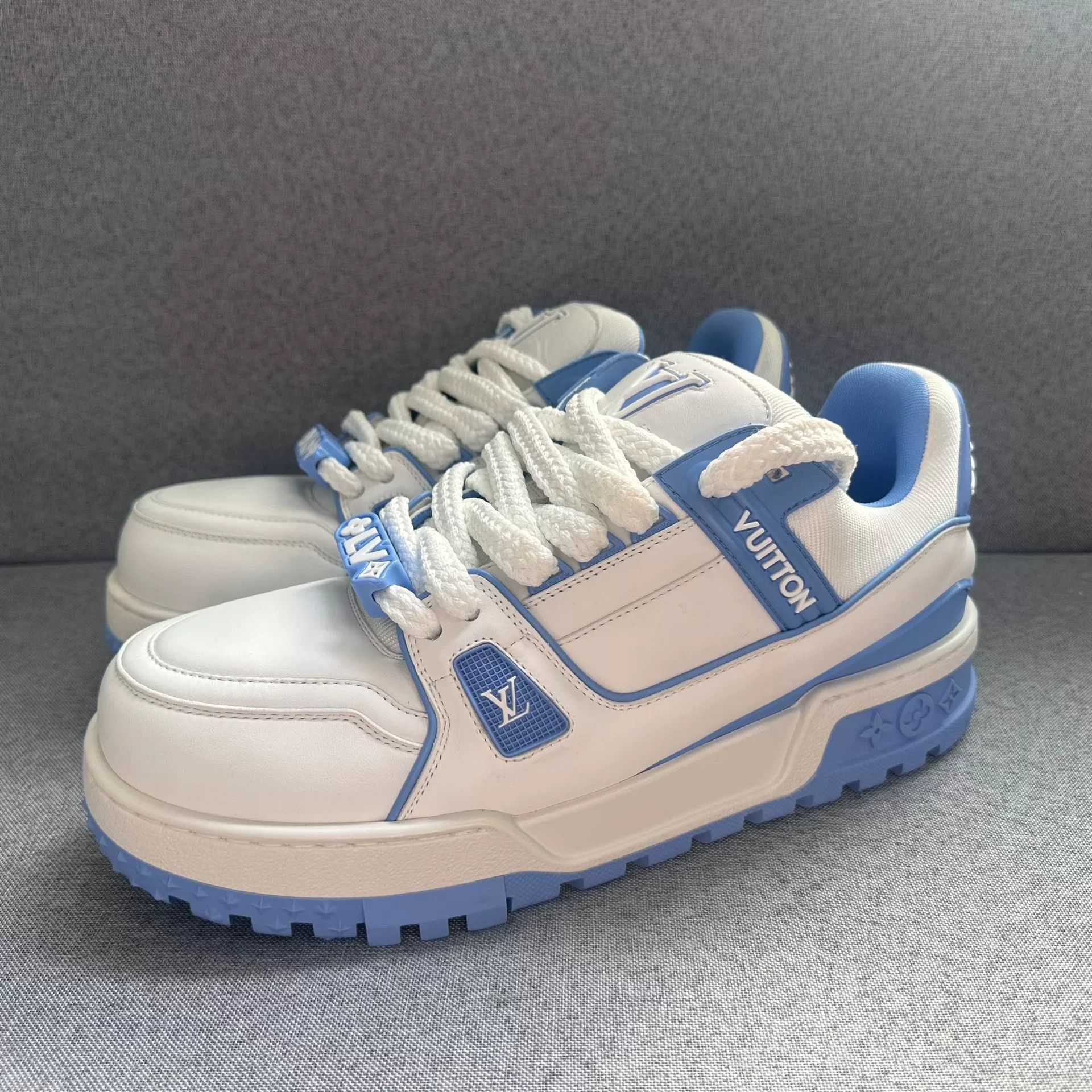 Louis Vuitton Louis Vuitton Training Blue Lowtop Sneakers 10 Men Size US 10 / EU 43 - 1 Thumbnail
