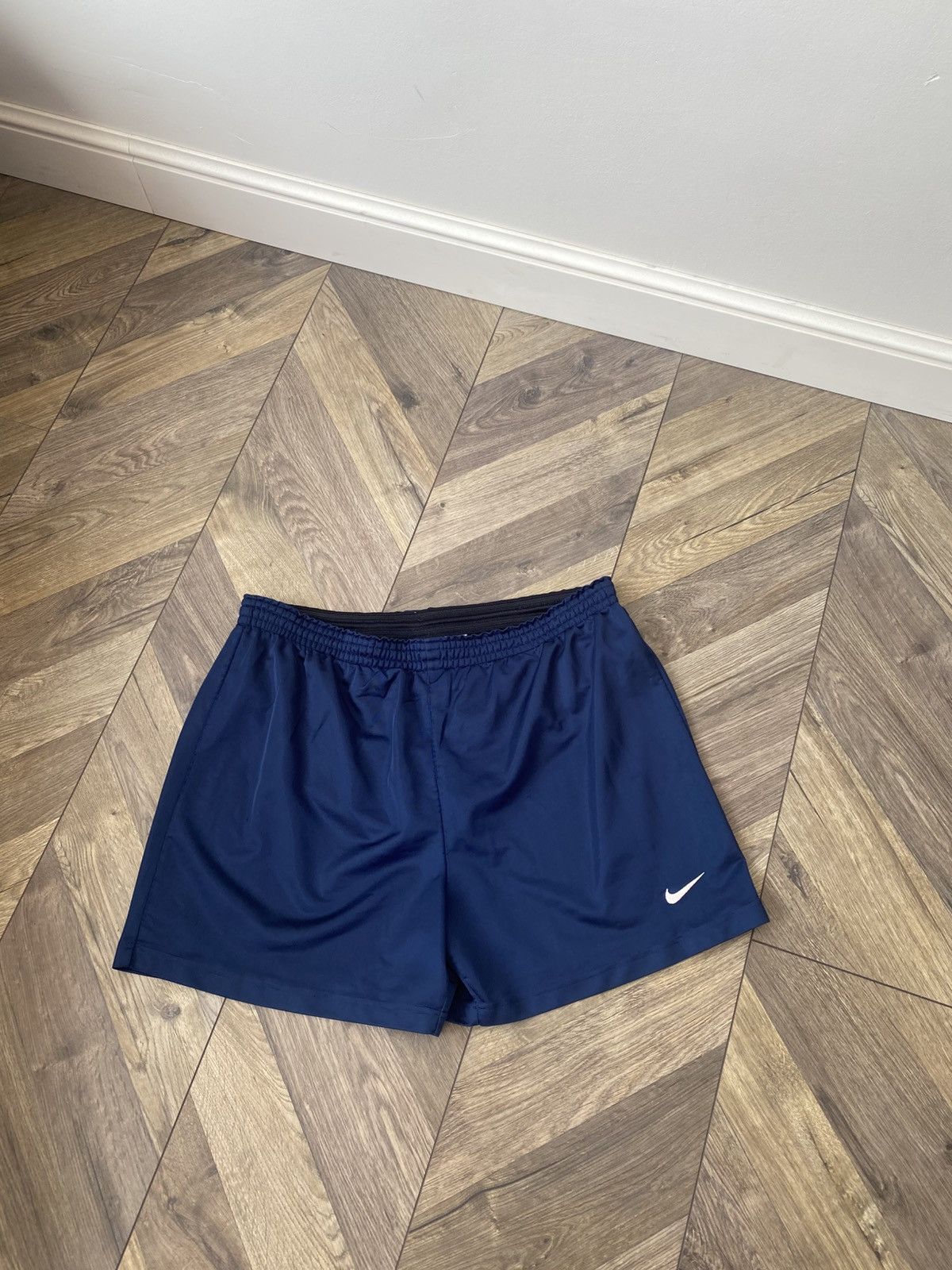 Nike Vintage Nike 90s shorts Size US 35 - 2 Thumbnail