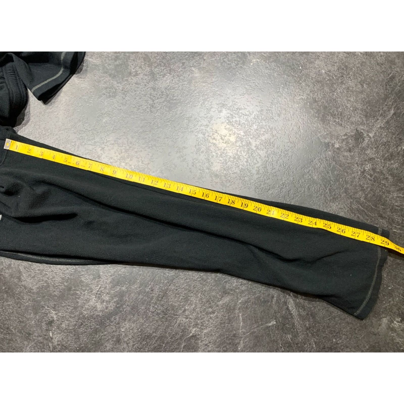 Under Armour VINTAGE Under Armour Mens Sweatpants Fleece Joggers Drawstring Black Size M Activewear Trainers Size US 31 - 4 Thumbnail