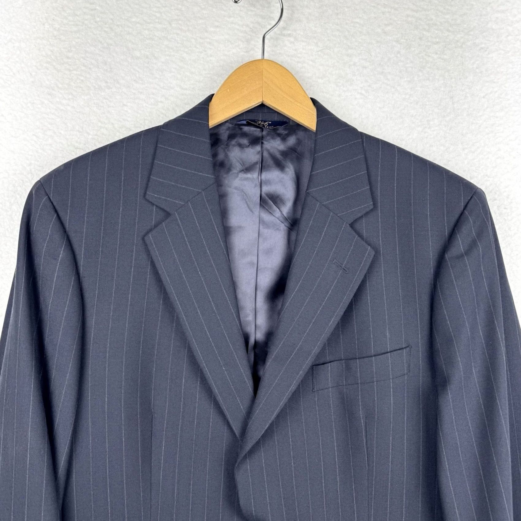 Brooks Brothers Brooks Brothers 346 Stretch Mens Suit 2 Piece Navy Blue Pinstripe Wool Blend Blazer Jacket Notch Lapel 2-Button Regular 40R Women? Mens Size 40R - 4 Thumbnail