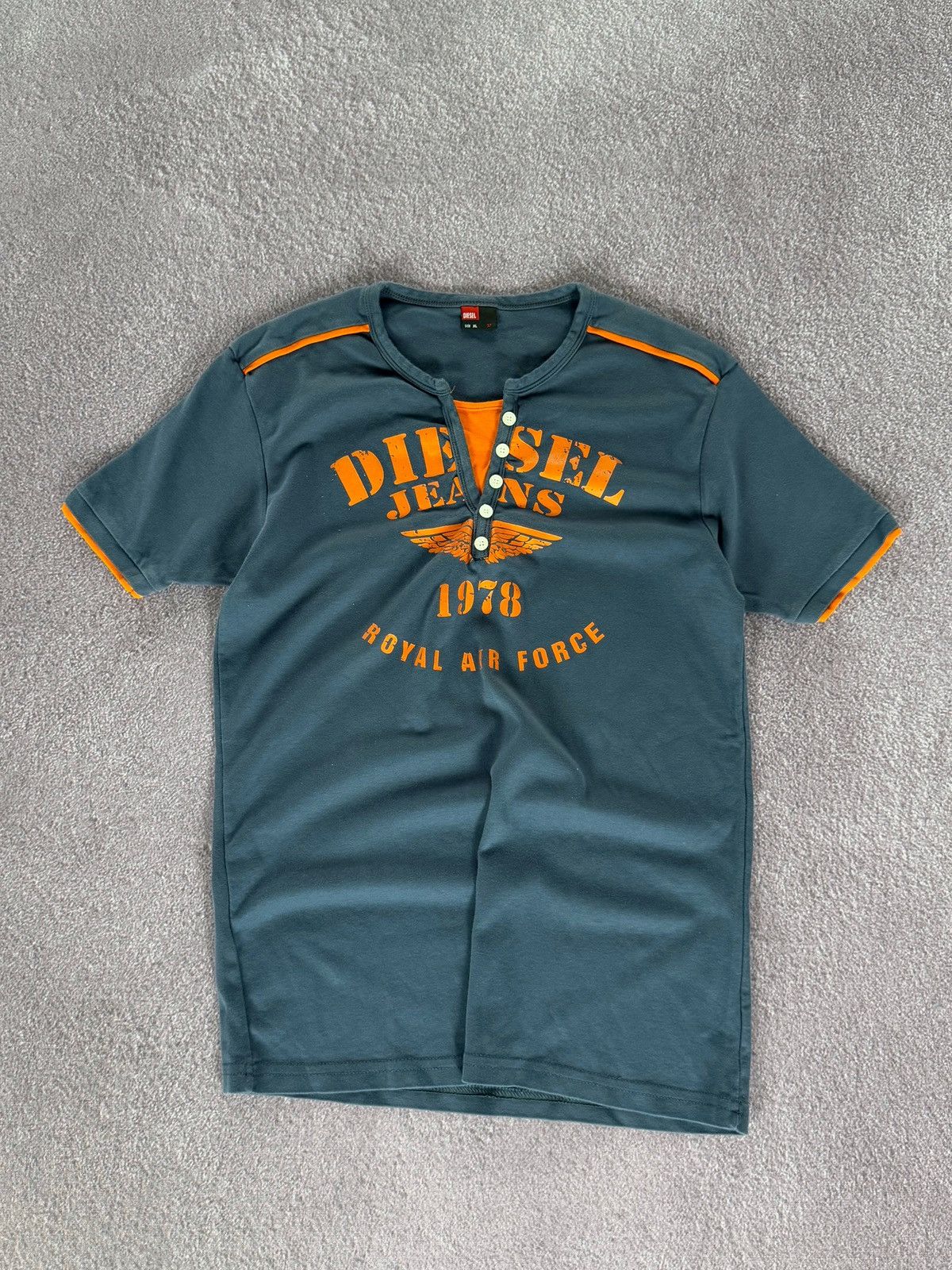 Diesel Diesel Spell Out Logo Y2K Graphic 00s T-Shirt Size US XL / EU 56 / 4 - 1 Thumbnail
