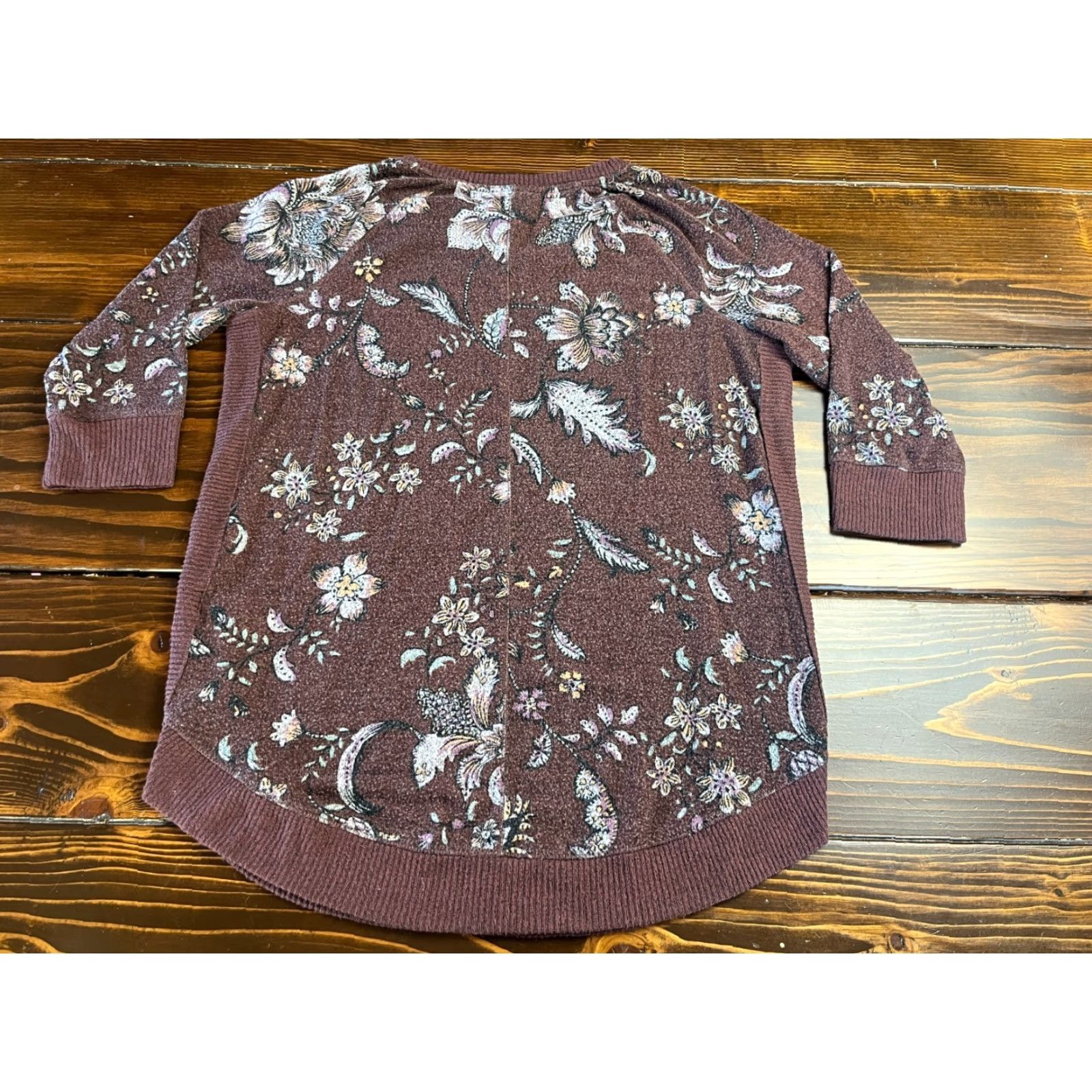 Vintage Maurices Shirt Women's Size Small Maroon Floral Half Sleeve T-Shirt Casual Regular Womens Size S / US 4 / IT 40 - 2 Thumbnail