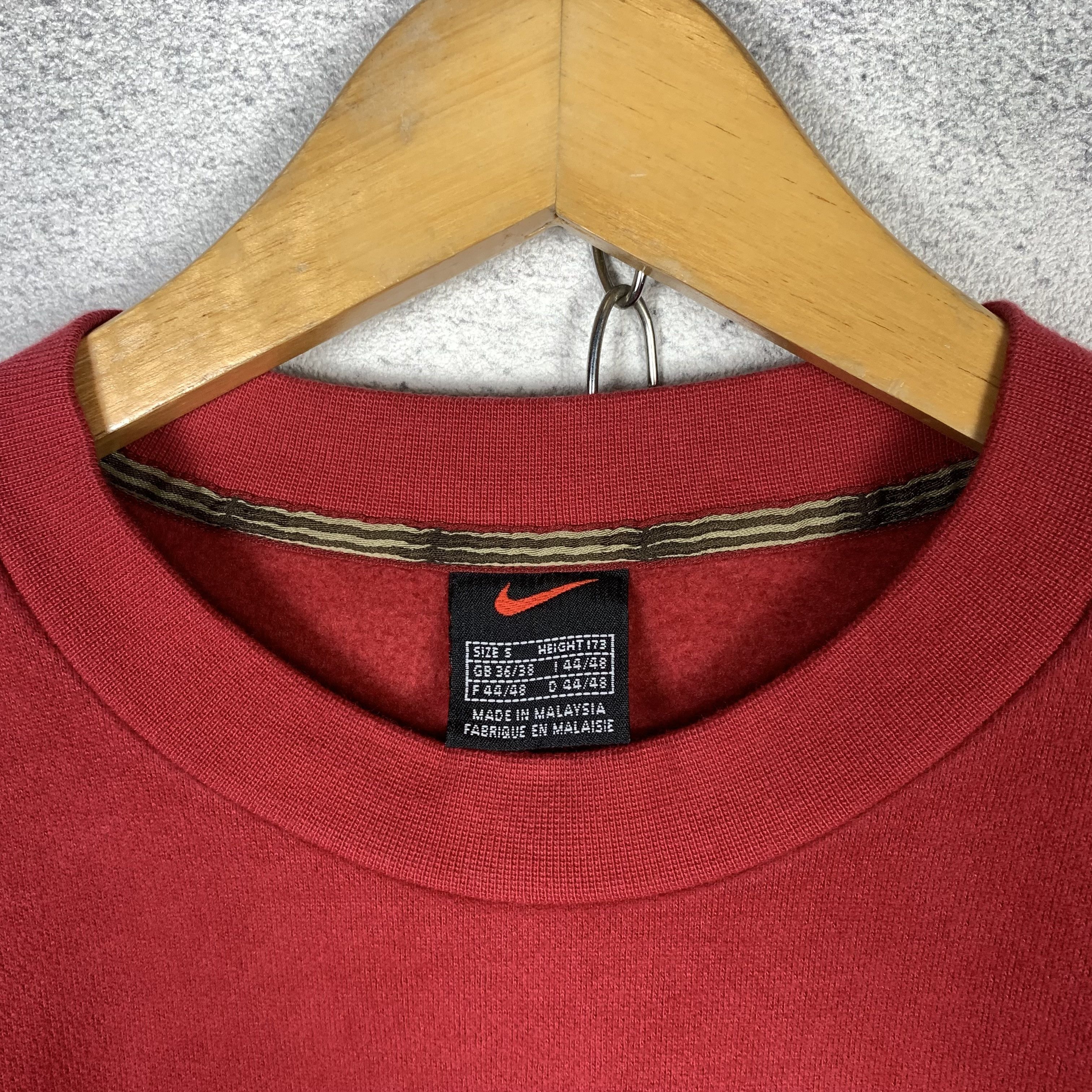 Nike Vintage Nike Y2K Sweatshirt Crewneck Size US M / EU 48-50 / 2 - 5 Thumbnail