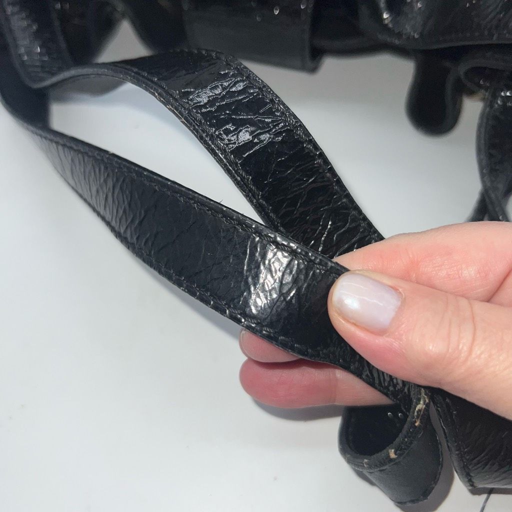 Jimmy Choo JIMMY CHOO RAMONA BLACK PATENT LEATHER CRINKLE SHOPPING HAND Size ONE SIZE - 9 Thumbnail
