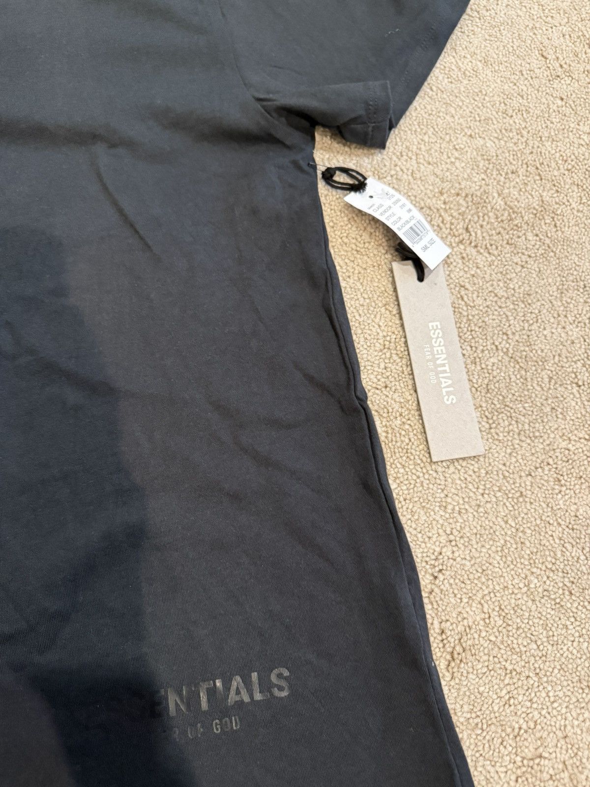 Fear of God 🔥 fear of god essentials black on black reflexive tee size S Size US S / EU 44-46 / 1 - 4 Thumbnail