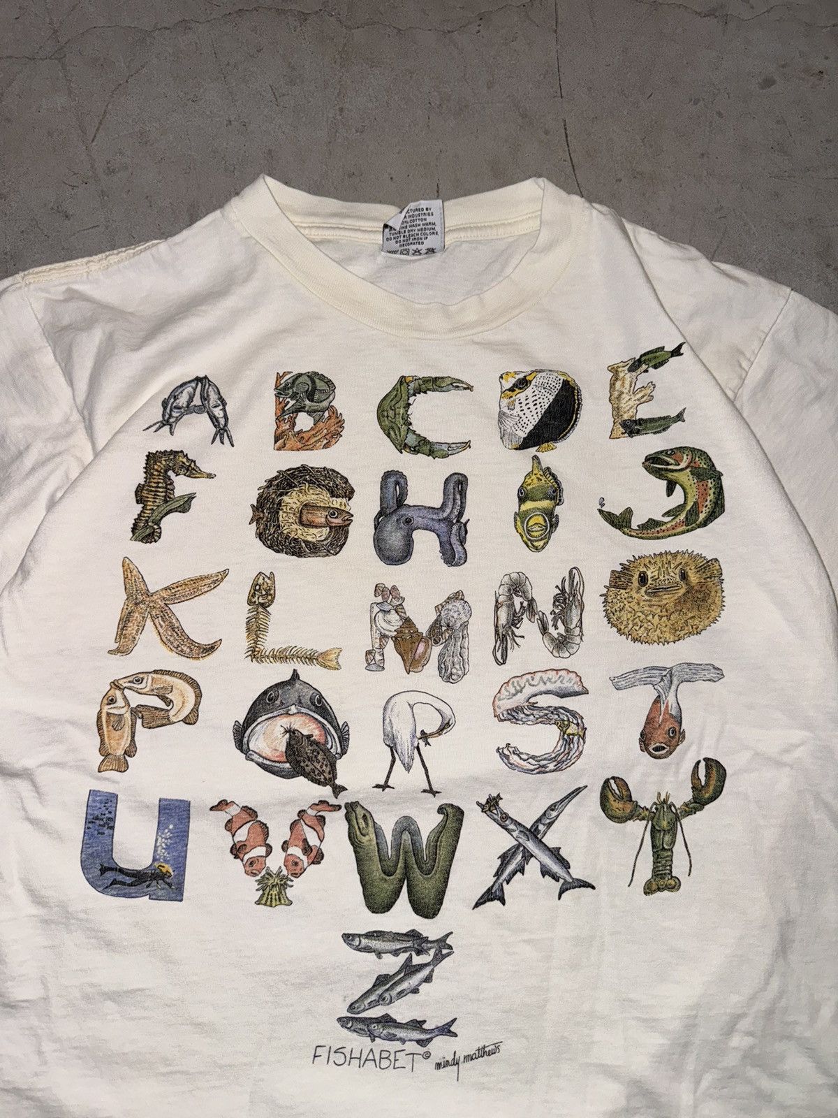 Japanese Brand Crazy Vintage 90s Nature Wildlife Fish Animals White Tee Size US M / EU 48-50 / 2 - 1 Thumbnail