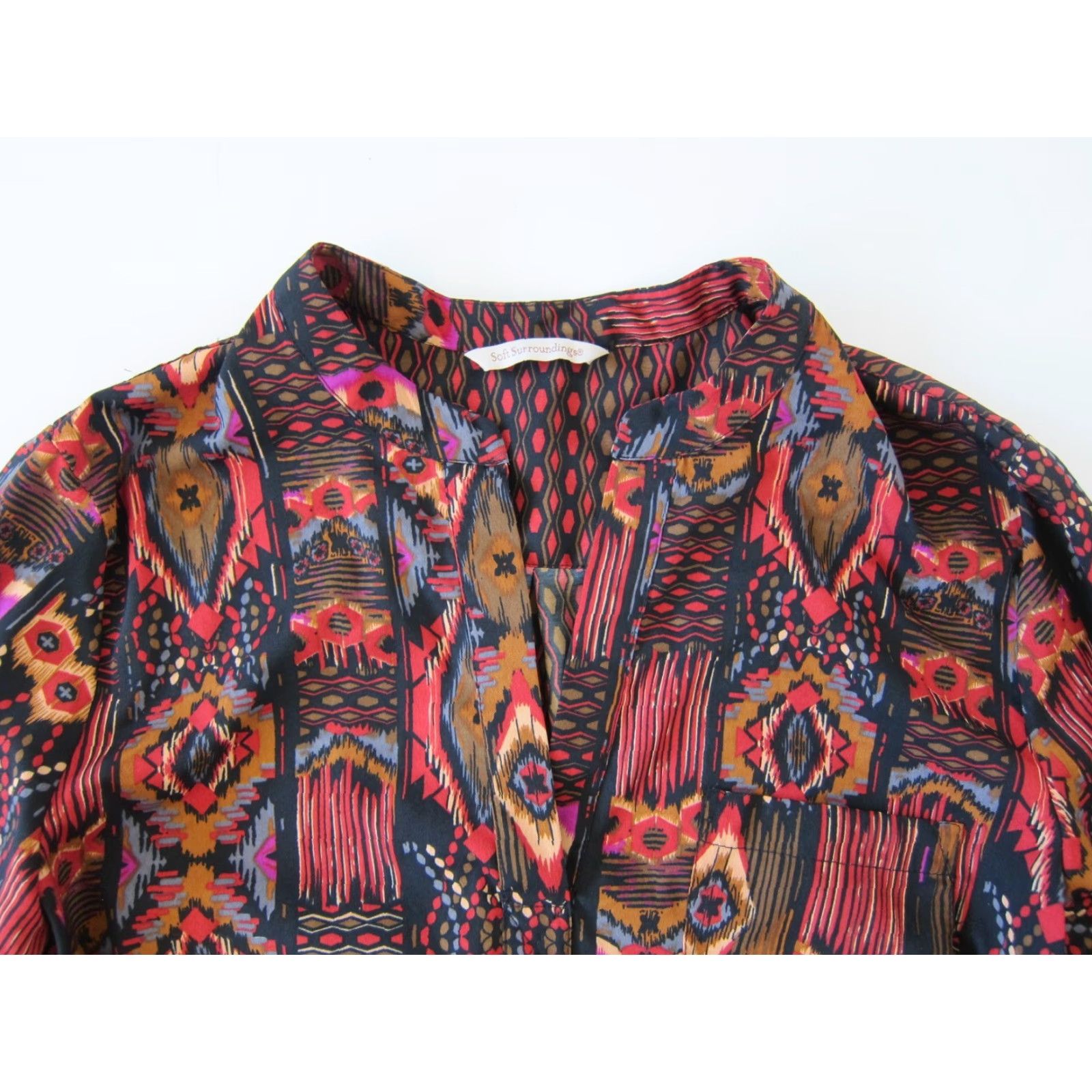 Soft Surroundings Soft Surroundings Geometric Long Sleeve V-Neck Blouse L Adults Womens Red Shirt Size L / US 10 / IT 46 - 6 Thumbnail