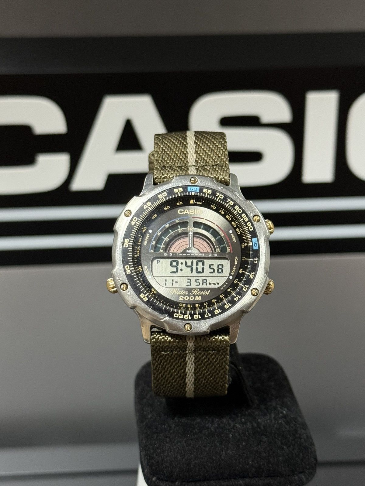 High quality RARE VINTAGE Casio titanium watch