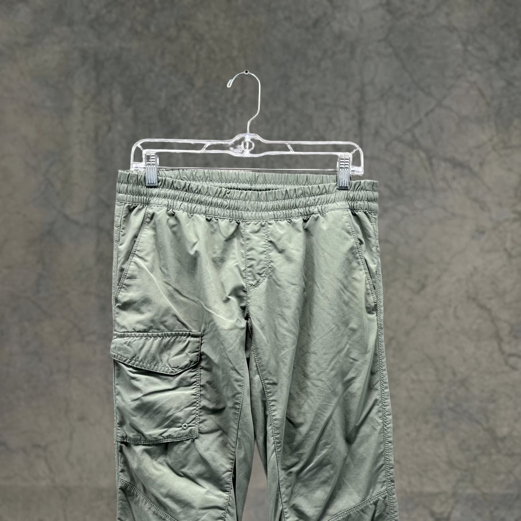 Vintage Columbia Sweatpants Women Small Green Jogger Regular Inseam 27 in Nylon Pockets Casual Athletic Vintage: No Size 28" / US 6 / IT 42 - 1 Thumbnail