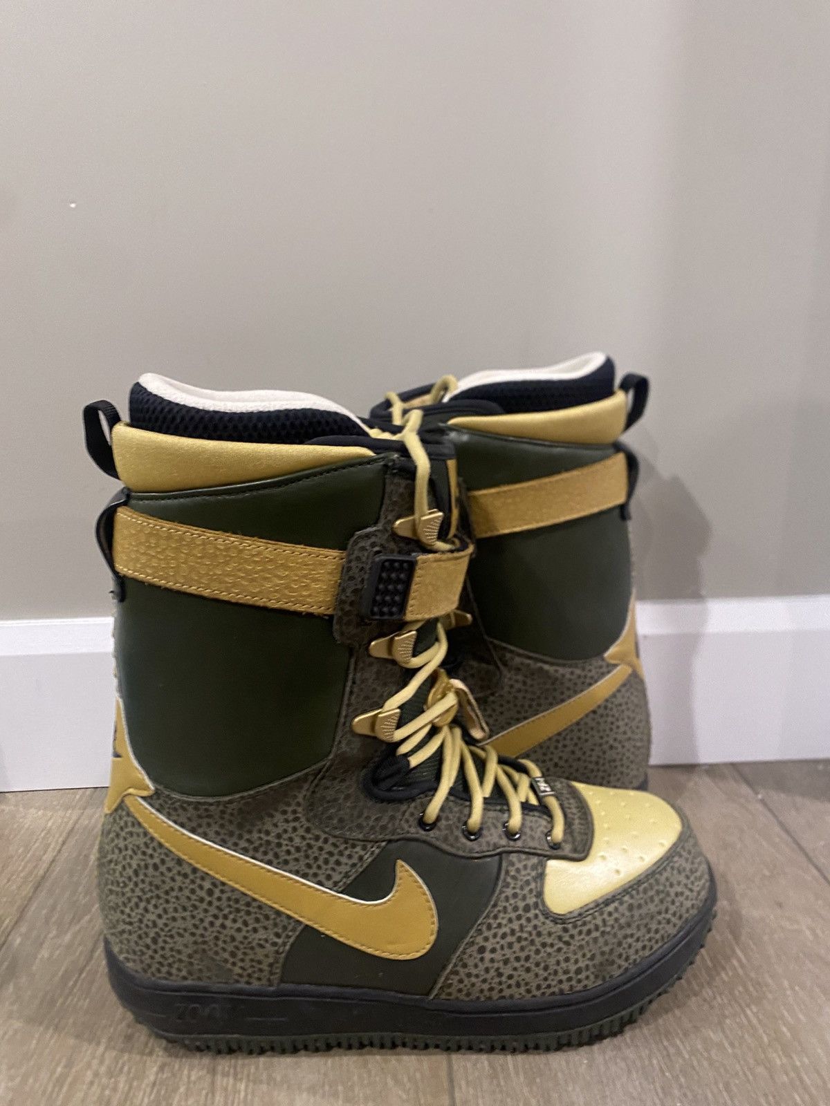 Nike SB Zoom Force 1 ブラウン スノーボードブーツ Nike Zoom Force 1 Snowboard Boots Brkrt Brown Size 8 334841