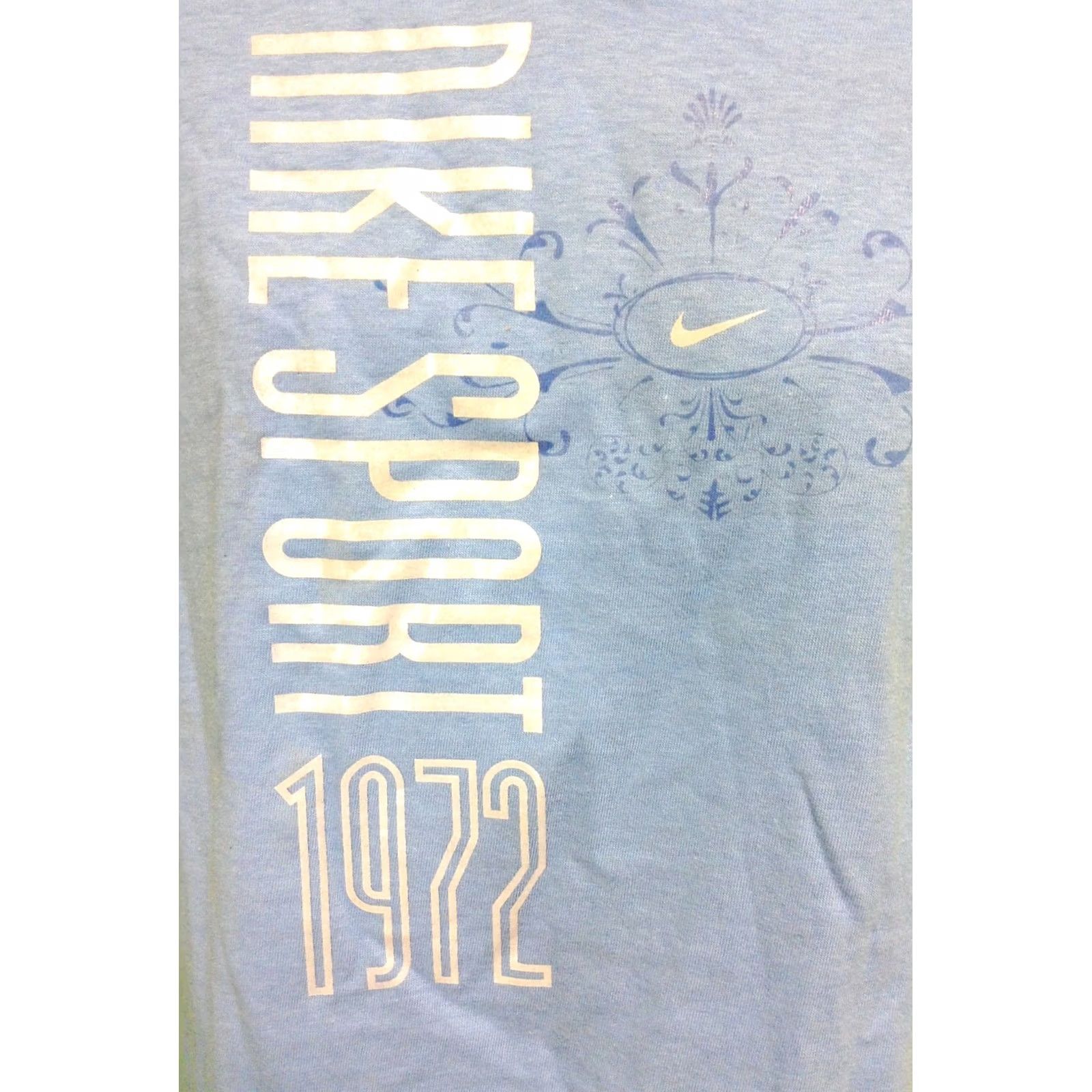 Nike VINTAGE Nike Womens Blue V Neck Short Sleeve T-Shirt 2003 S Size S / US 4 / IT 40 - 2 Thumbnail
