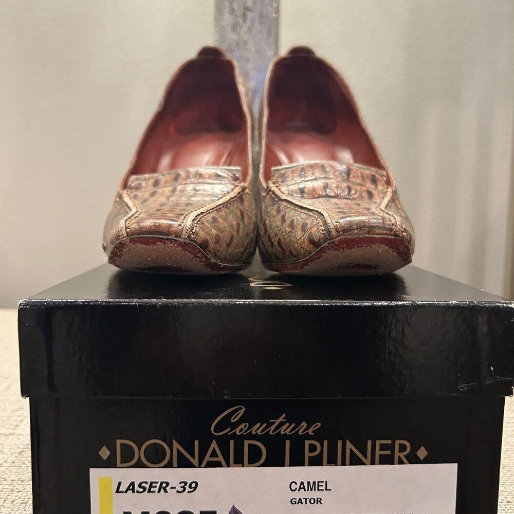Donald Pliner Donald J Pliner Couture Alligator embossed Leather Pump Size US 9 / IT 39 - 5 Thumbnail
