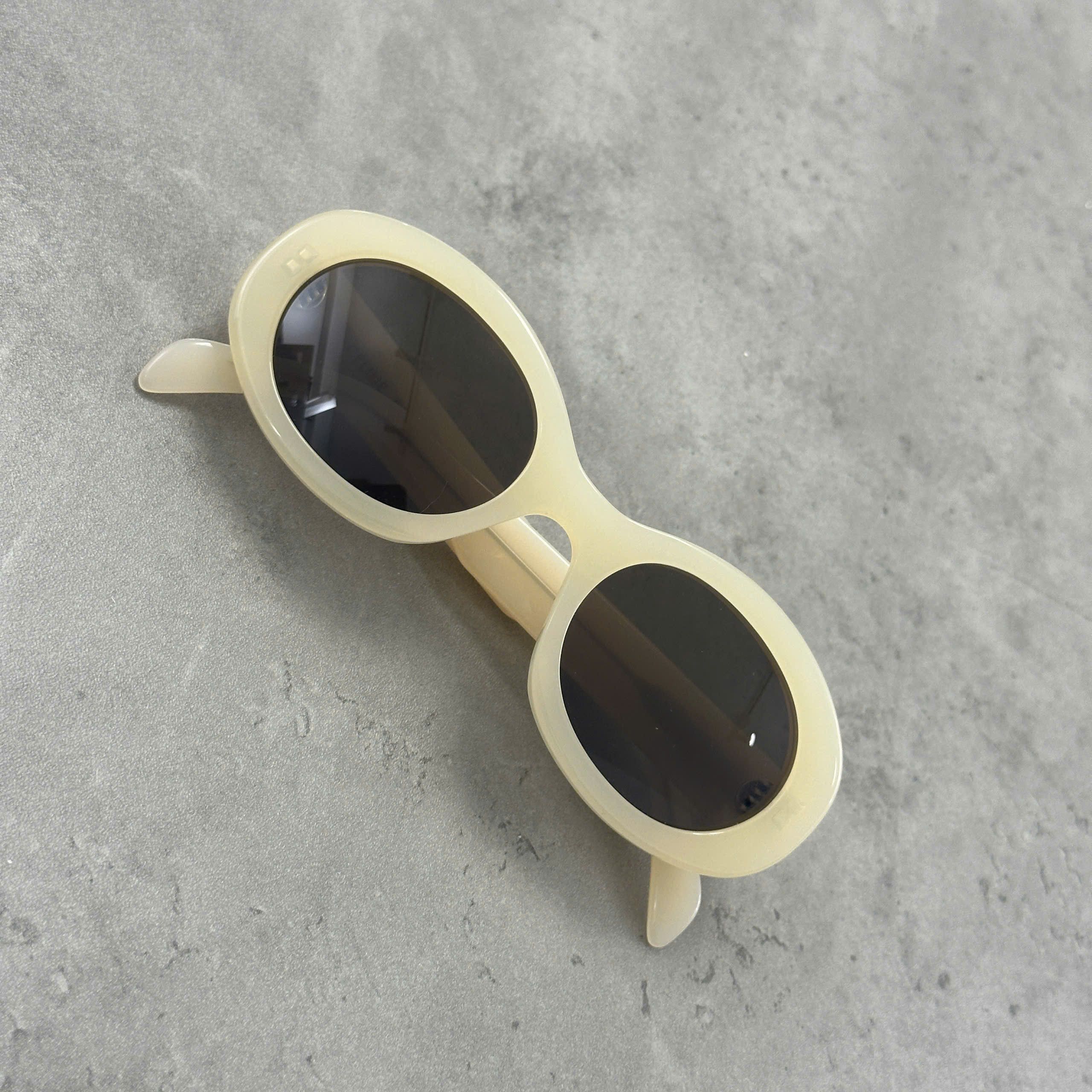 Celine CELINE Triomphe 01 Oval Sunglasses Size ONE SIZE - 2 Thumbnail