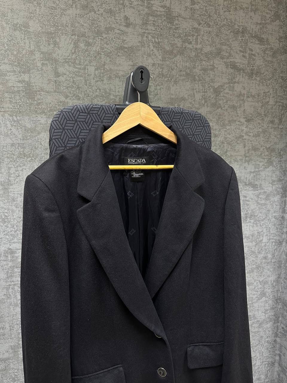 Escada × Vintage Vintage Escada Black Wool Blazer Size 38R - 4 Thumbnail