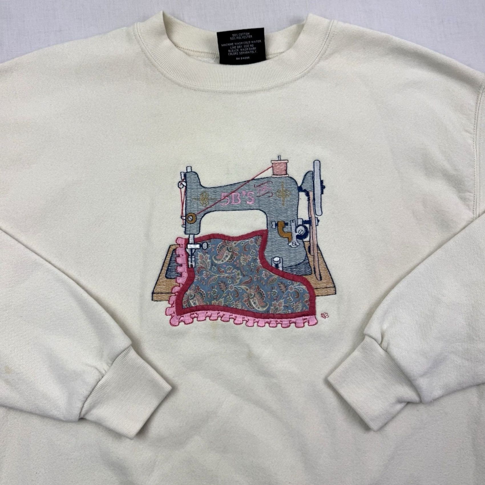 Vintage VINTAGE Bedding? No, this is Vintage Sewing Machine Sweatshirt Womens Large Grandma Cute Fun 90s Embroidery Size L / US 10 / IT 46 - 2 Thumbnail