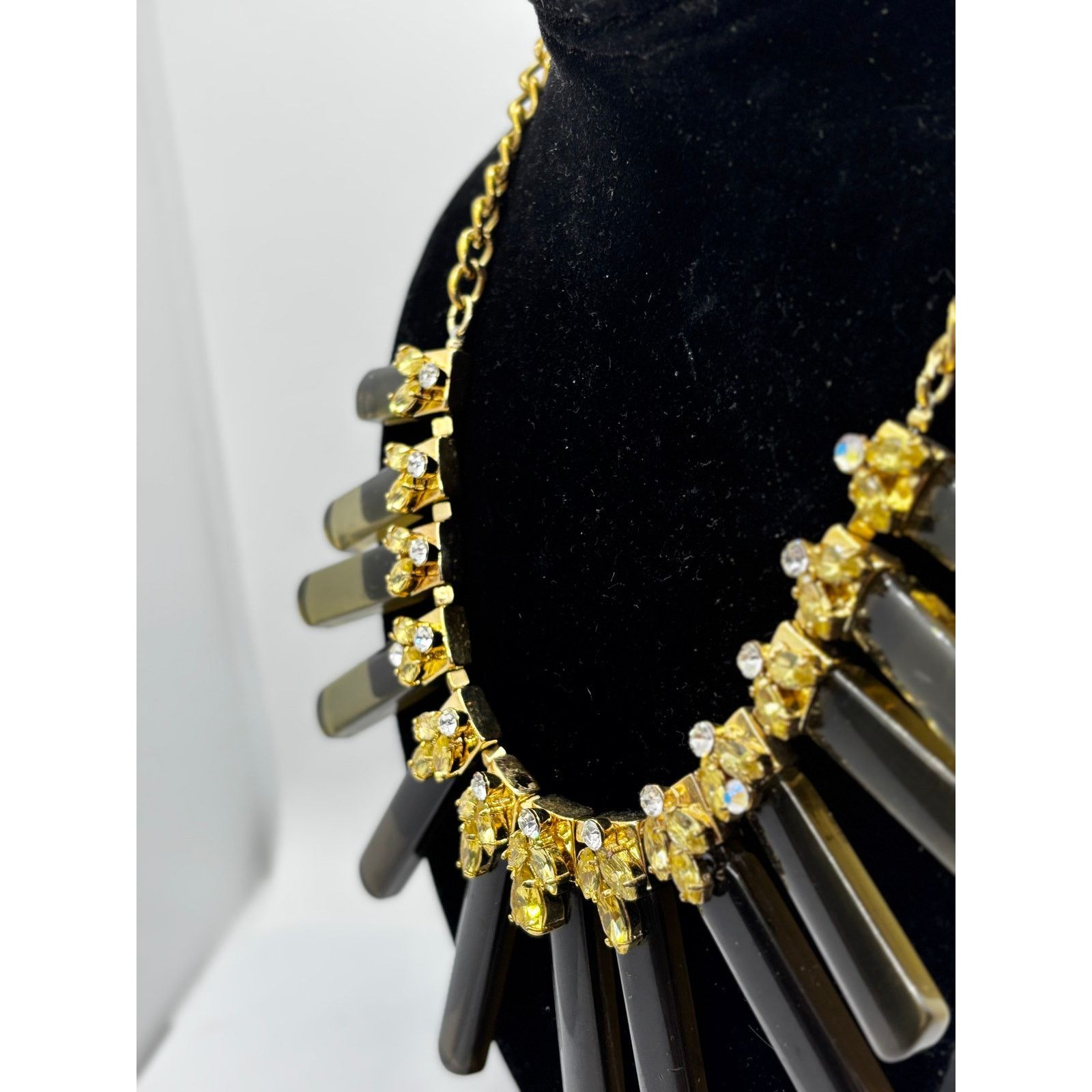 Ann Taylor ANN TAYLOR Smokey Quartz Fringe Stone Statement Necklace Size ONE SIZE - 9 Thumbnail
